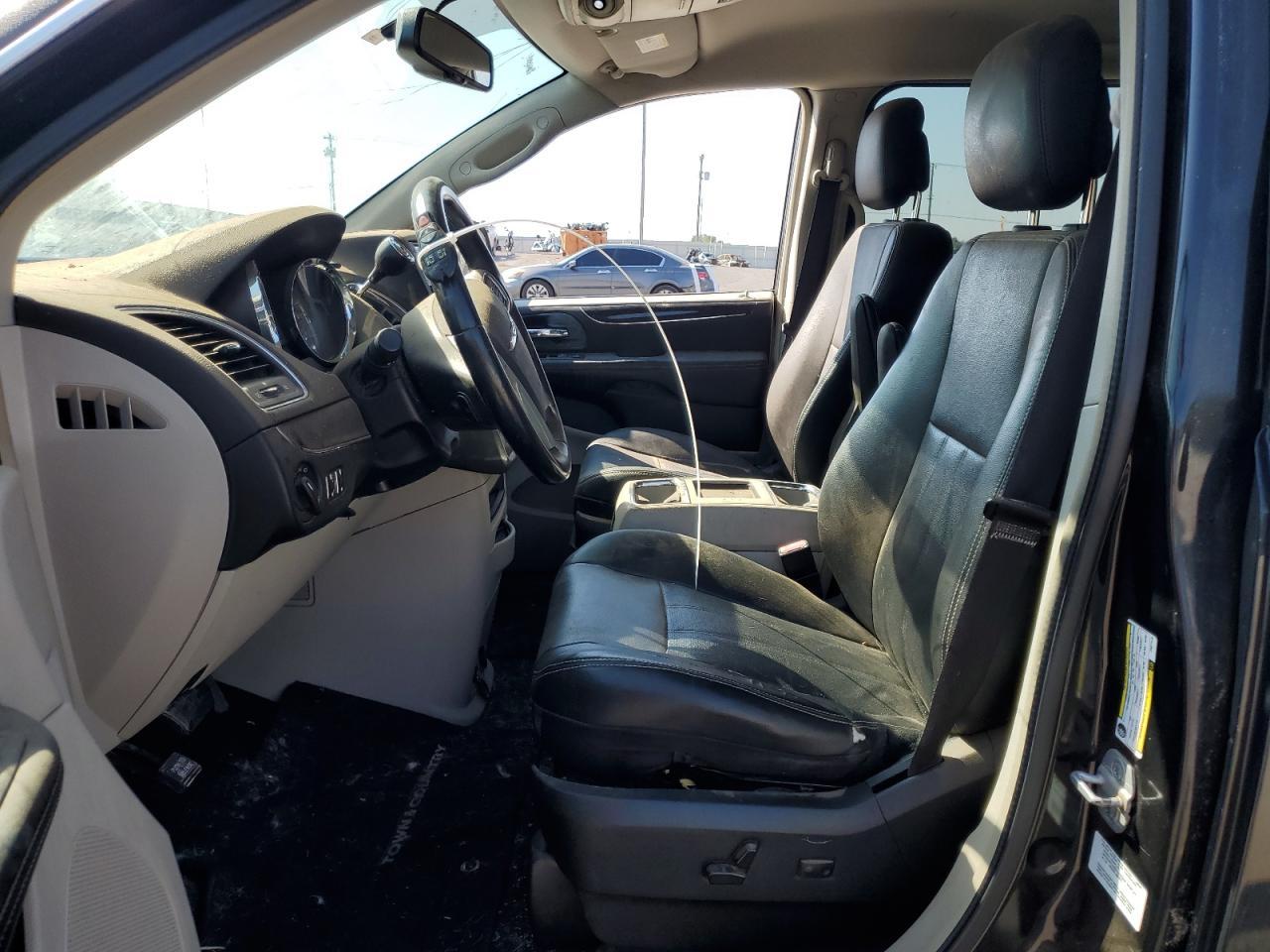 2012 Chrysler Town & Country Touring - Фото 7