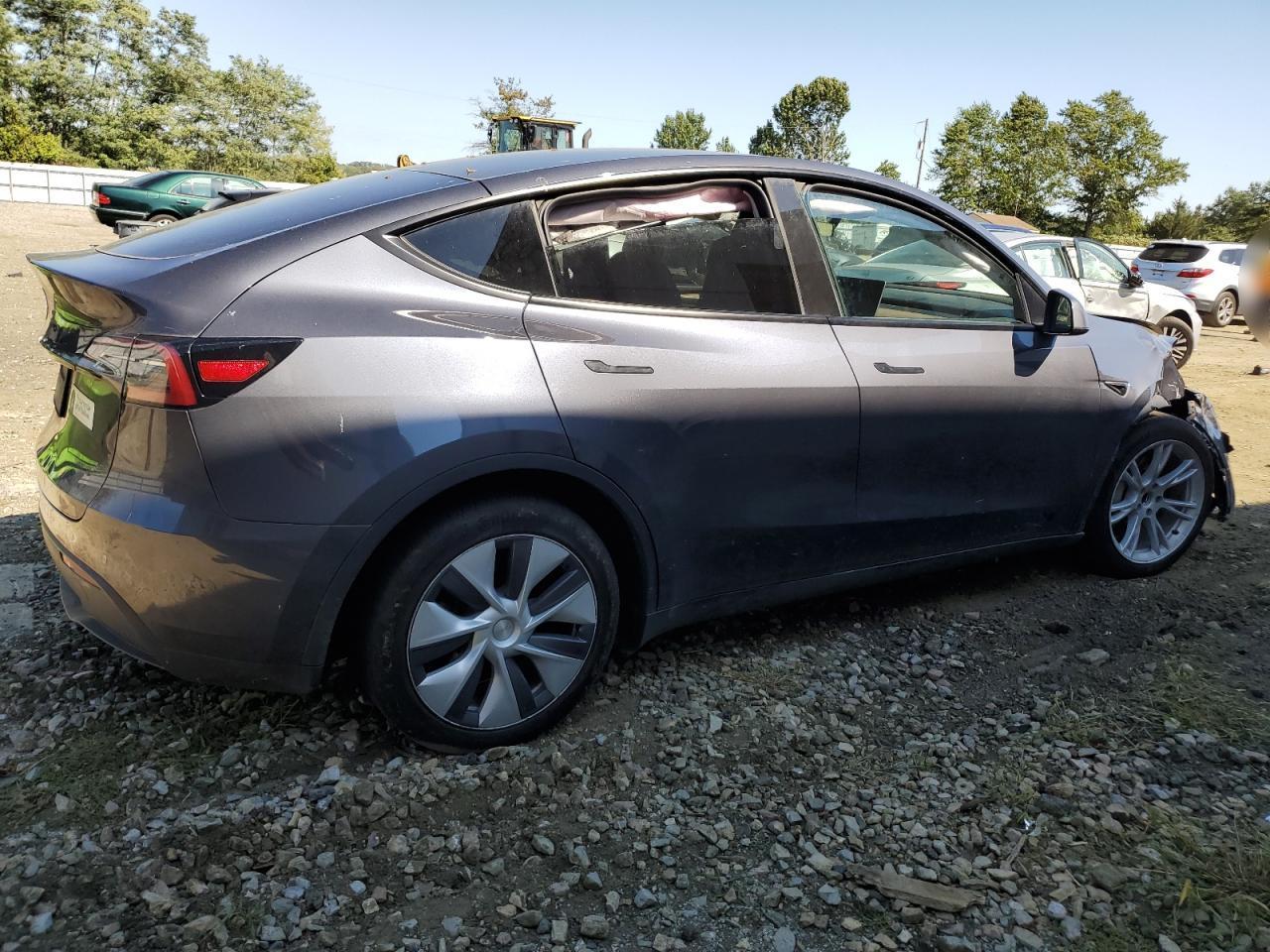 2023 Tesla Model Y - Фото 3