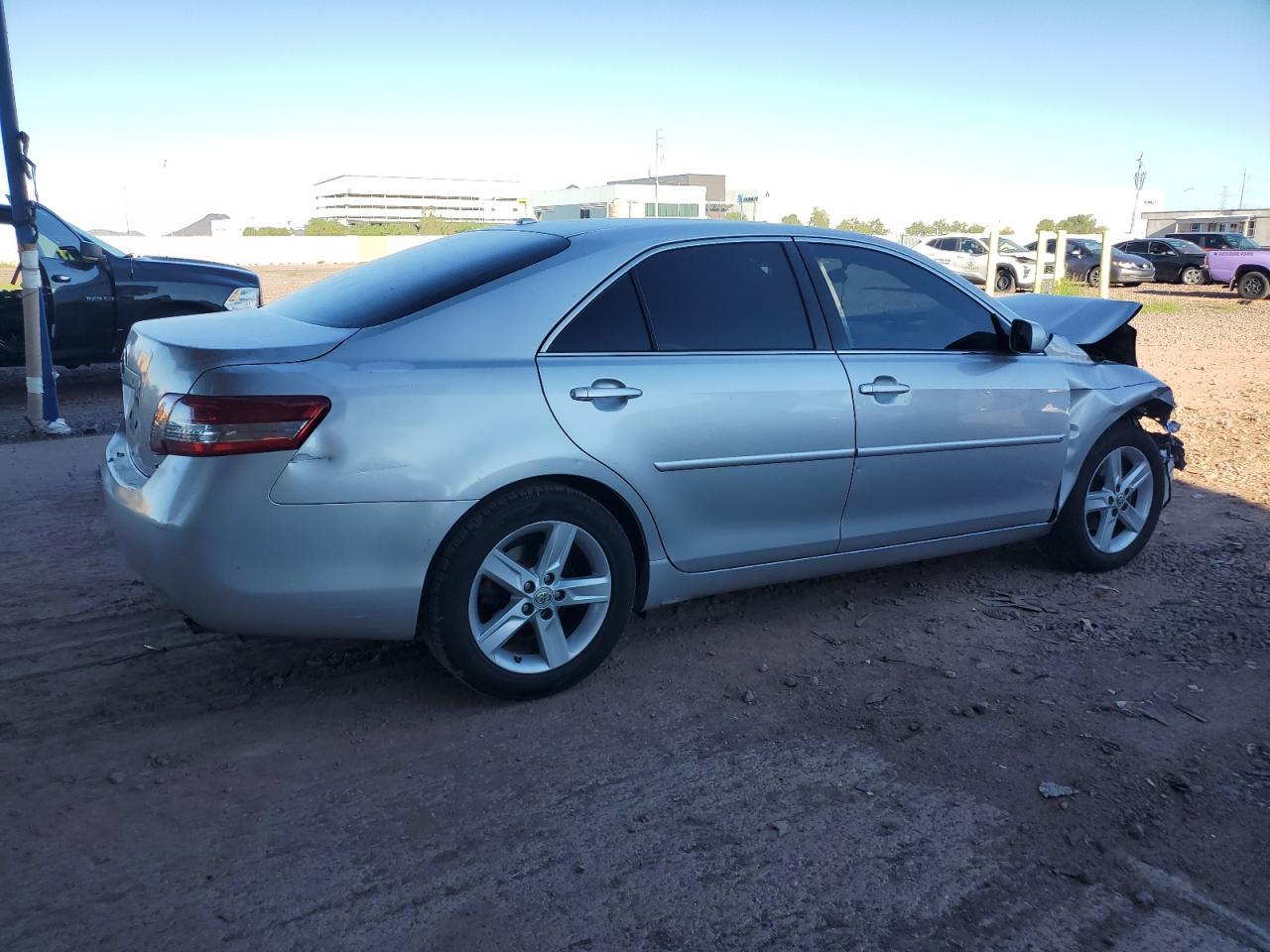 2010 Toyota Camry Base - Фото 3