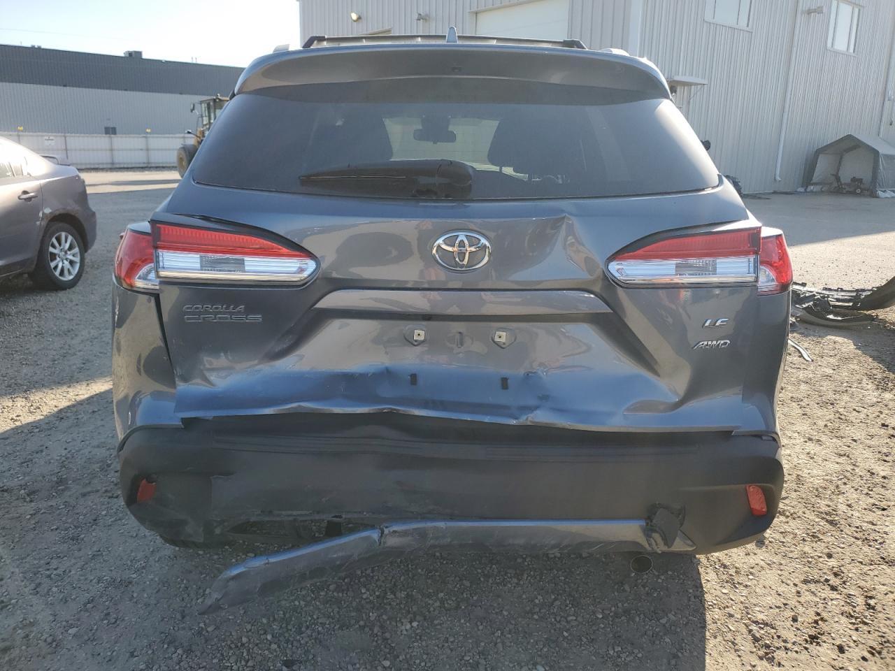 2022 Toyota Corolla Cross Le - Image 6