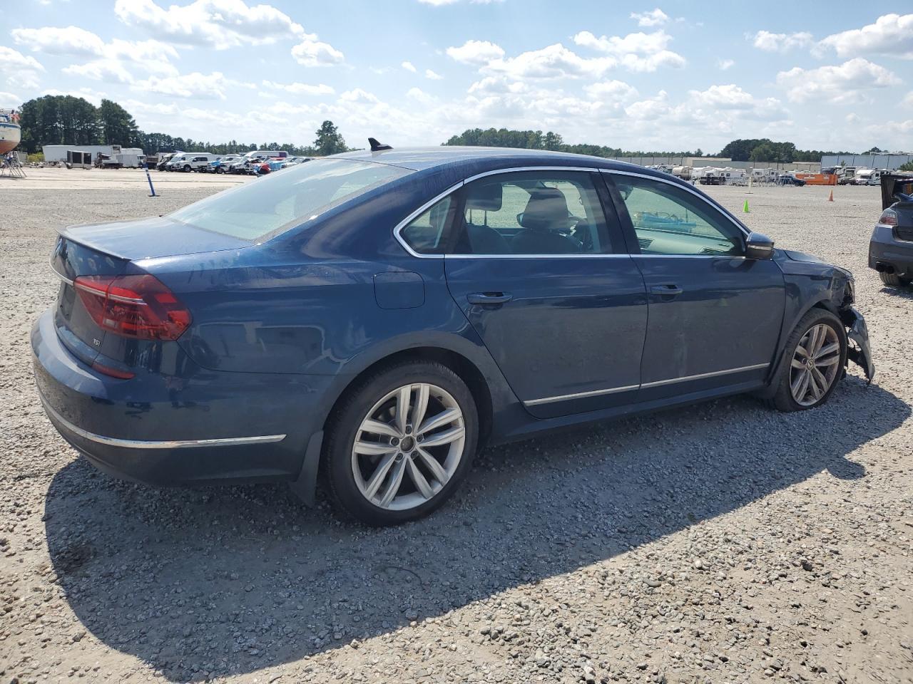 2018 Volkswagen Passat Sel Premium - Image 3