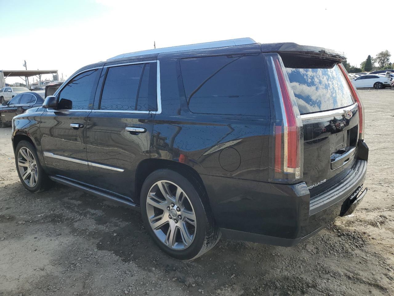 2015 Cadillac Escalade Premium - Фото 2