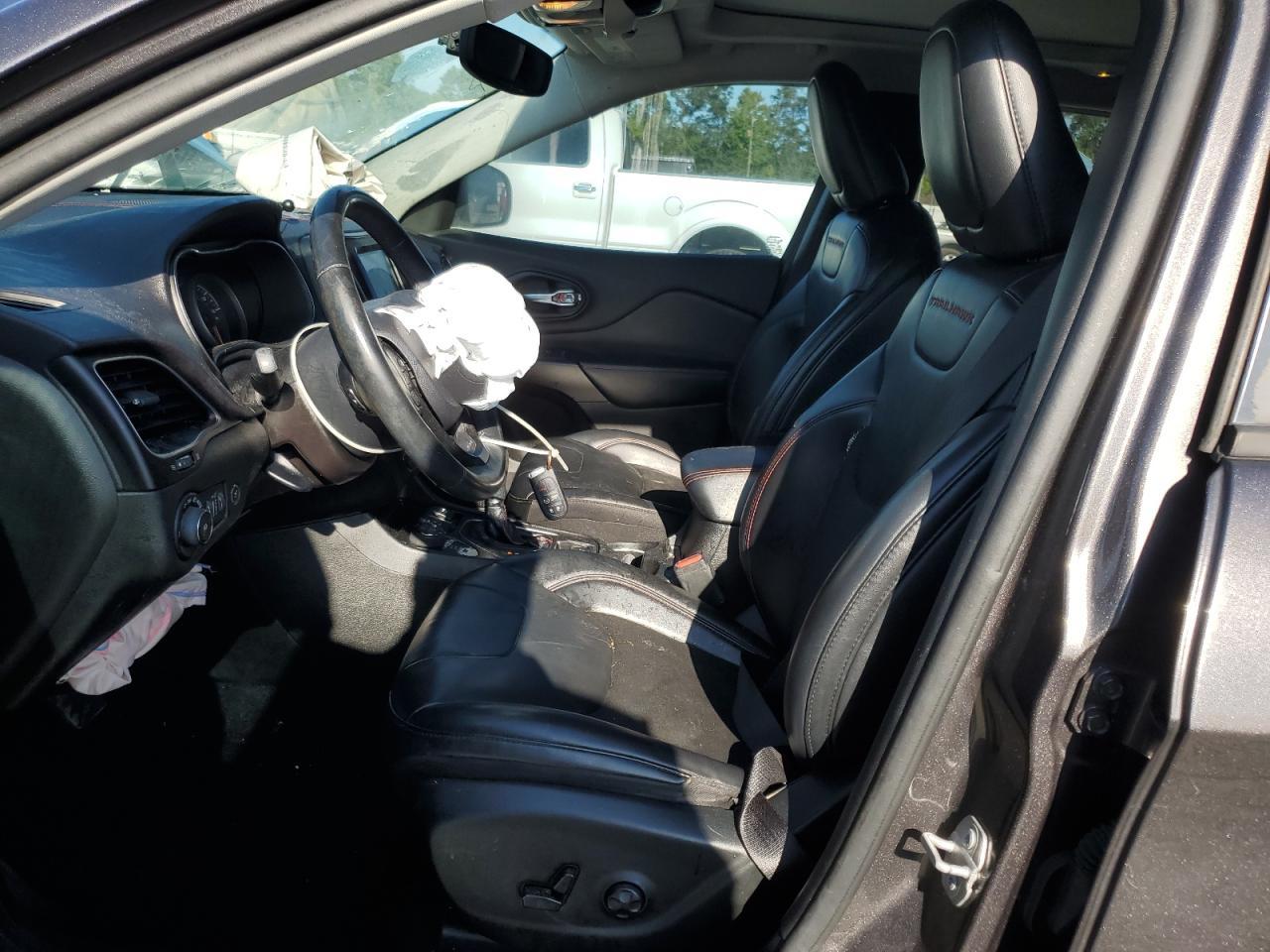 2019 Jeep Cherokee Trailhawk - Image 7
