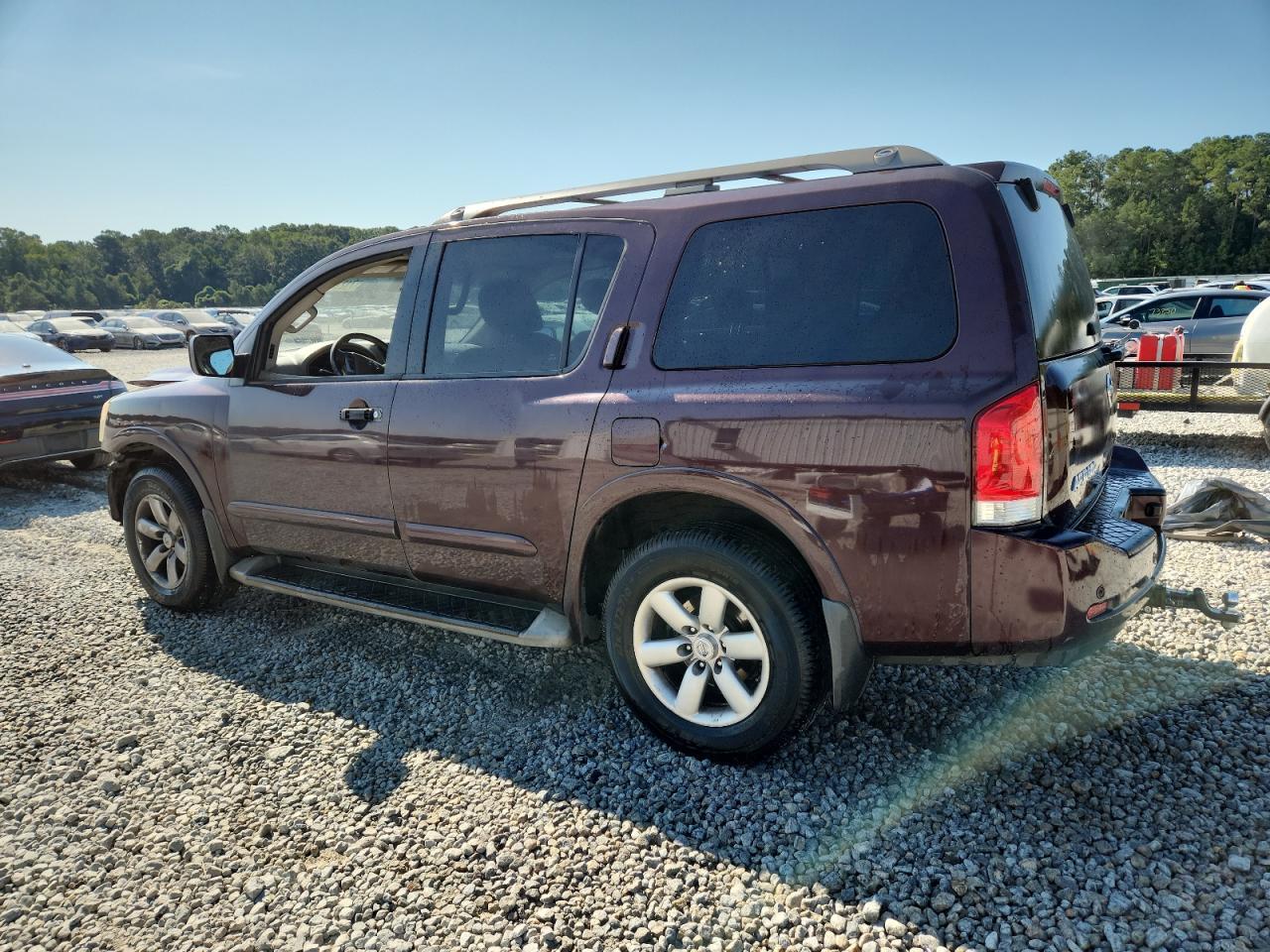2014 Nissan Armada Sv - Image 2