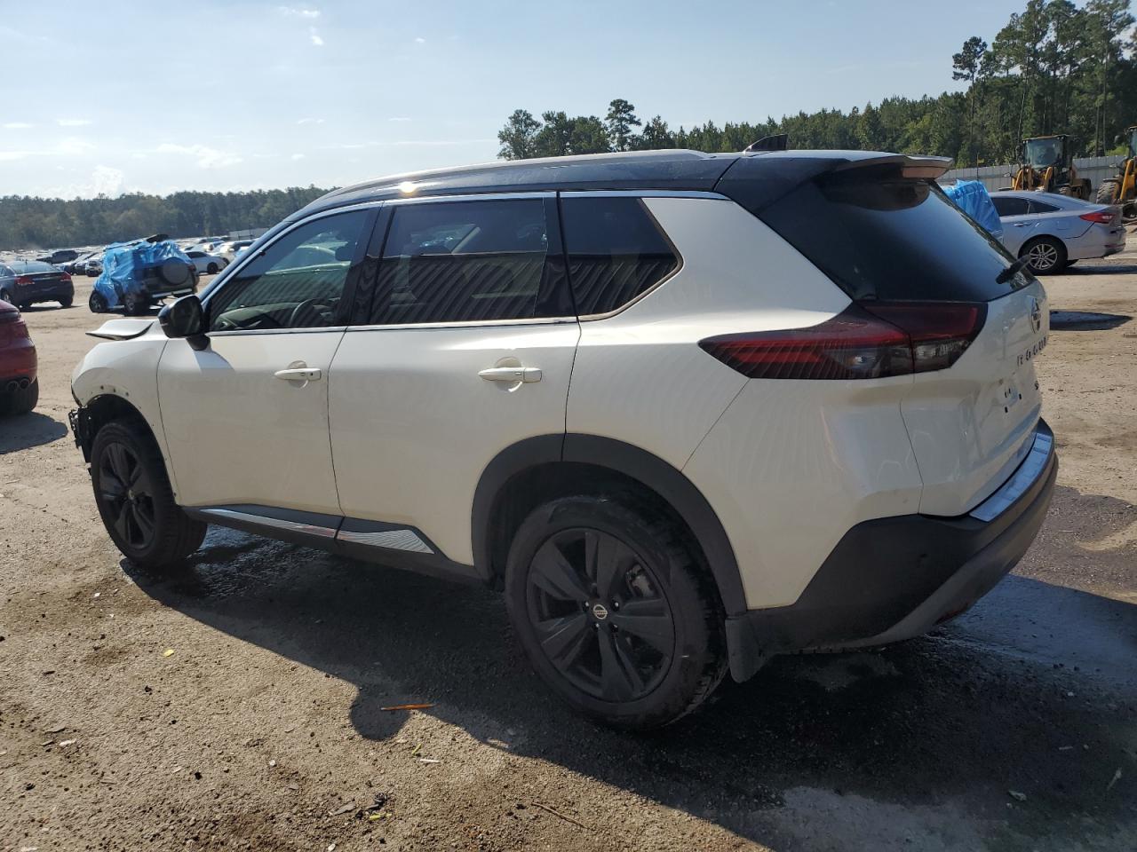 2021 Nissan Rogue Sl - Image 2