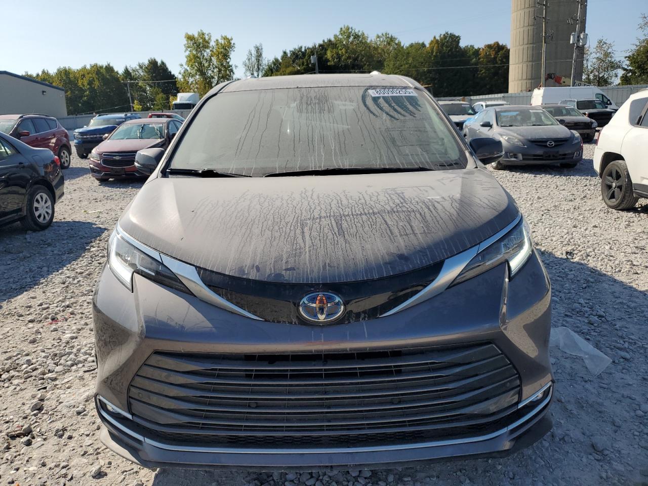 2022 Toyota Sienna Limited - Image 5