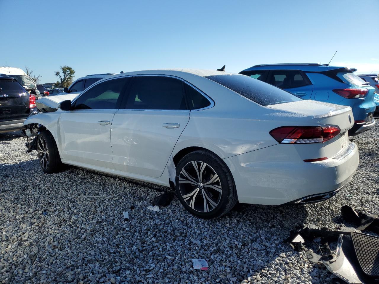 2021 Volkswagen Passat Se - Image 2