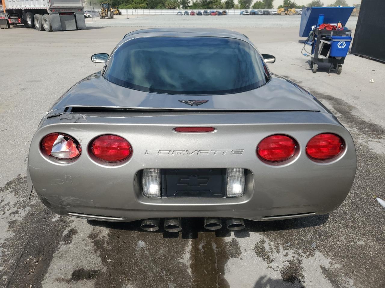 2001 Chevrolet Corvette - Фото 6
