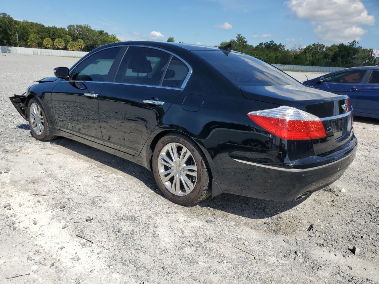 2010 Hyundai Genesis 3.8L - Фото 2