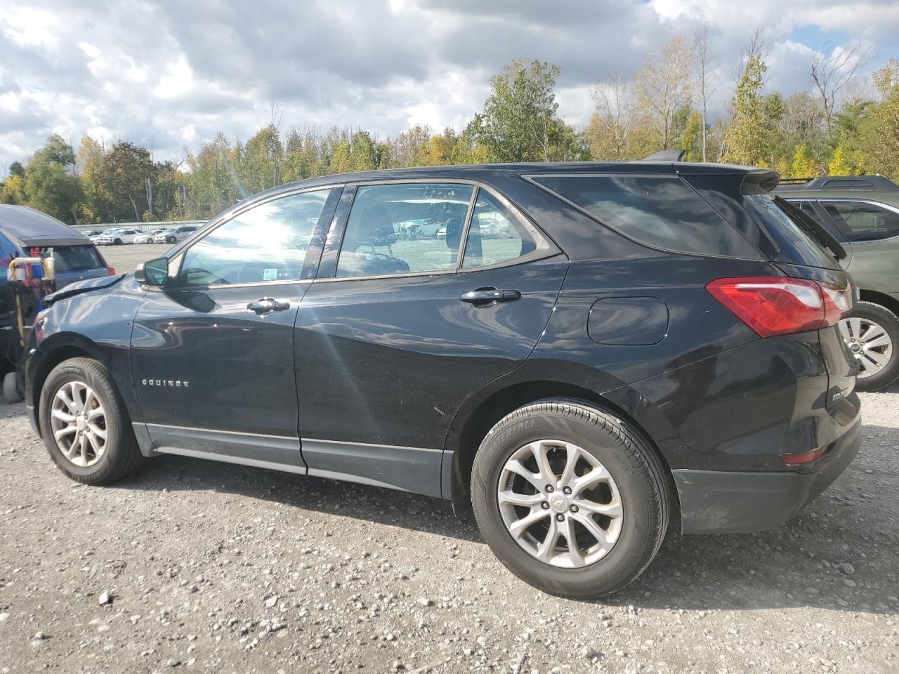 2019 Chevrolet Equinox Ls - Image 2