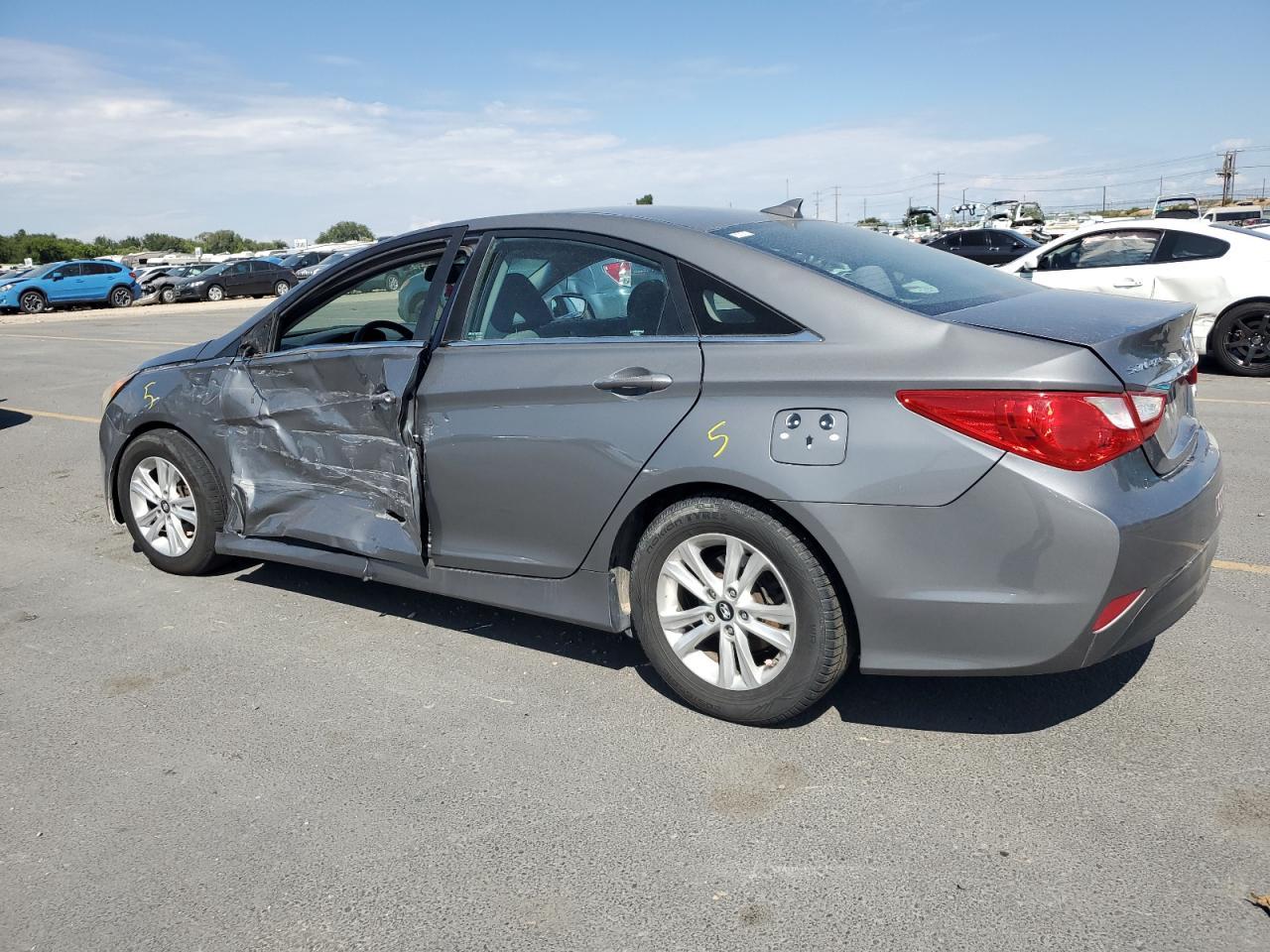 2014 Hyundai Sonata Gls - Image 2