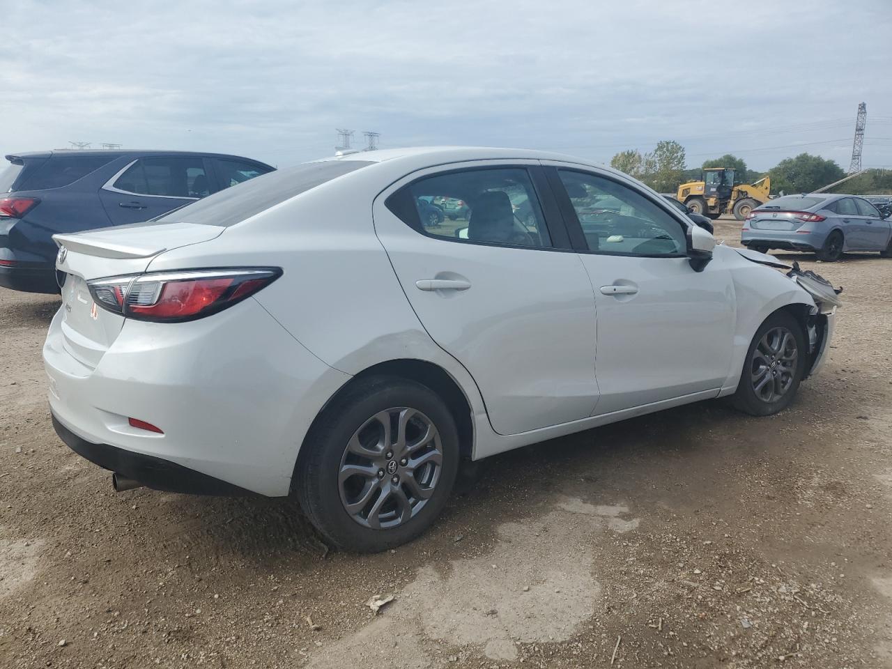 2019 Toyota Yaris Le - Image 3