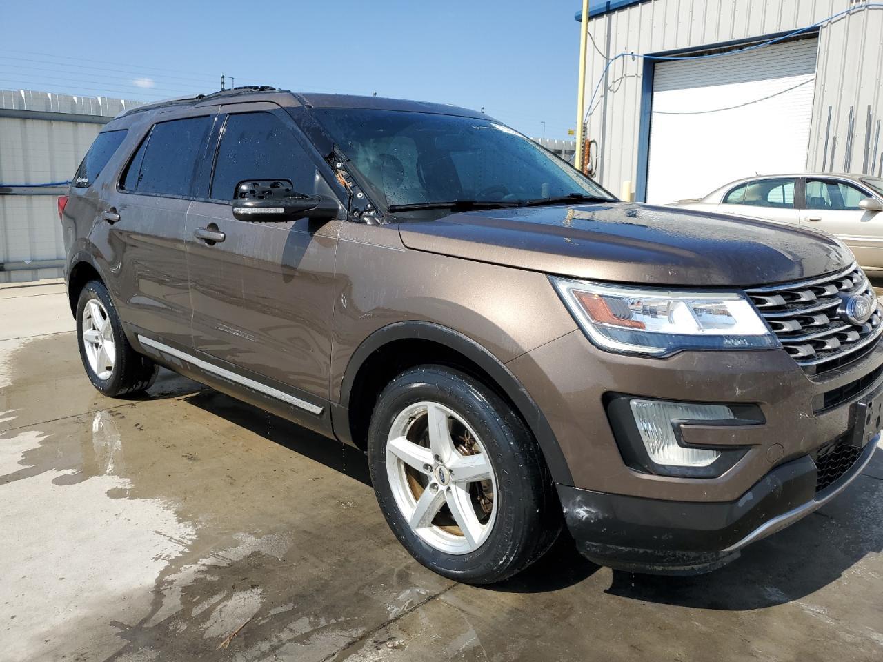 2016 Ford Explorer Xlt - Image 4