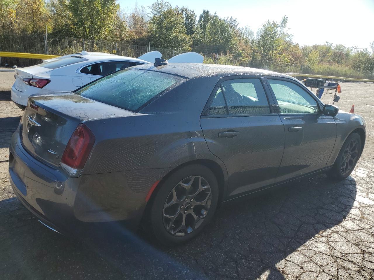 2018 Chrysler 300 S - Image 3