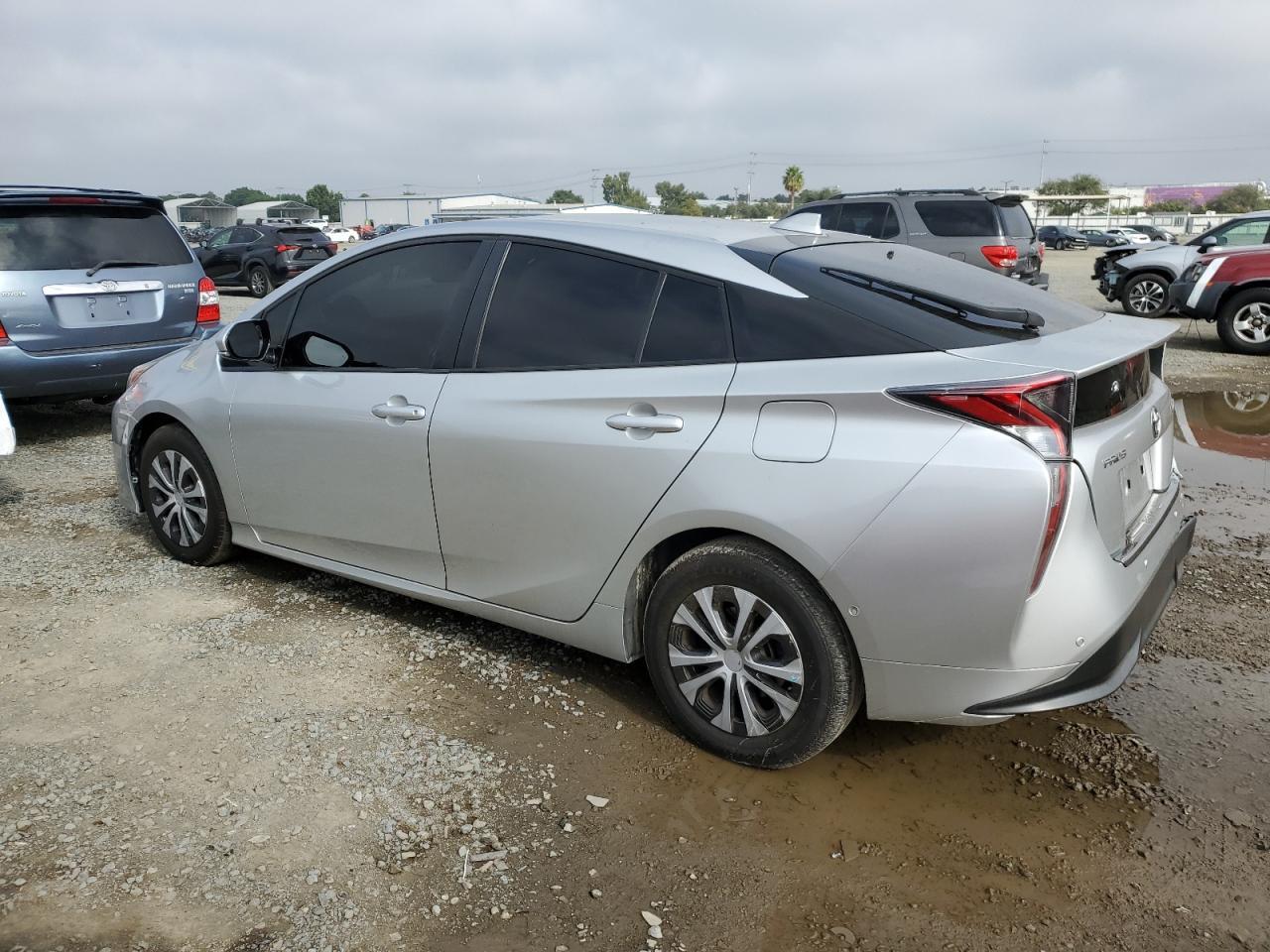 2017 Toyota Prius - Image 2