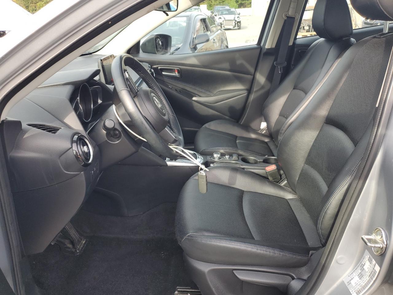 2020 Toyota Yaris Le - Фото 7