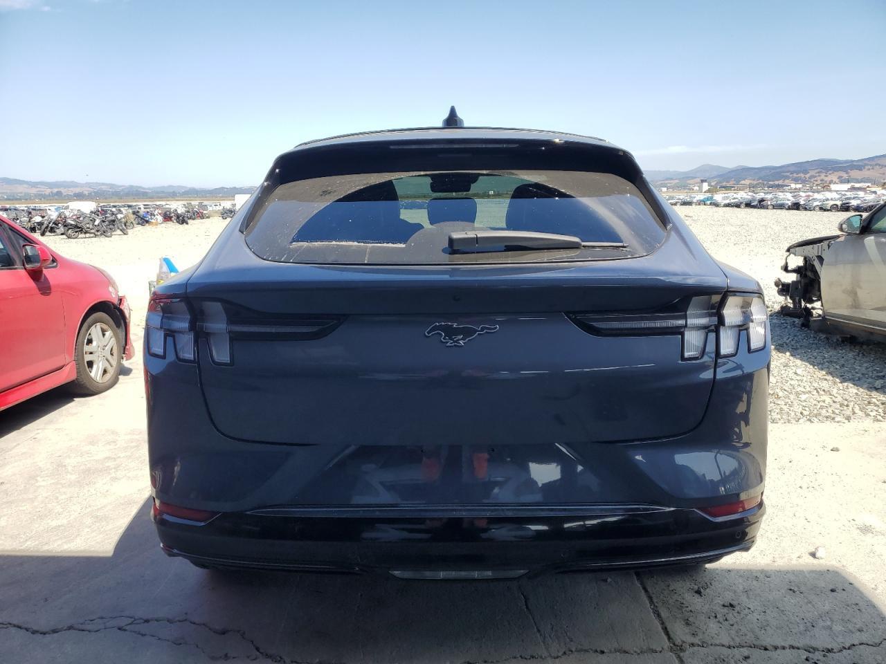 2021 Ford Mustang Mach-E Premium - Фото 6