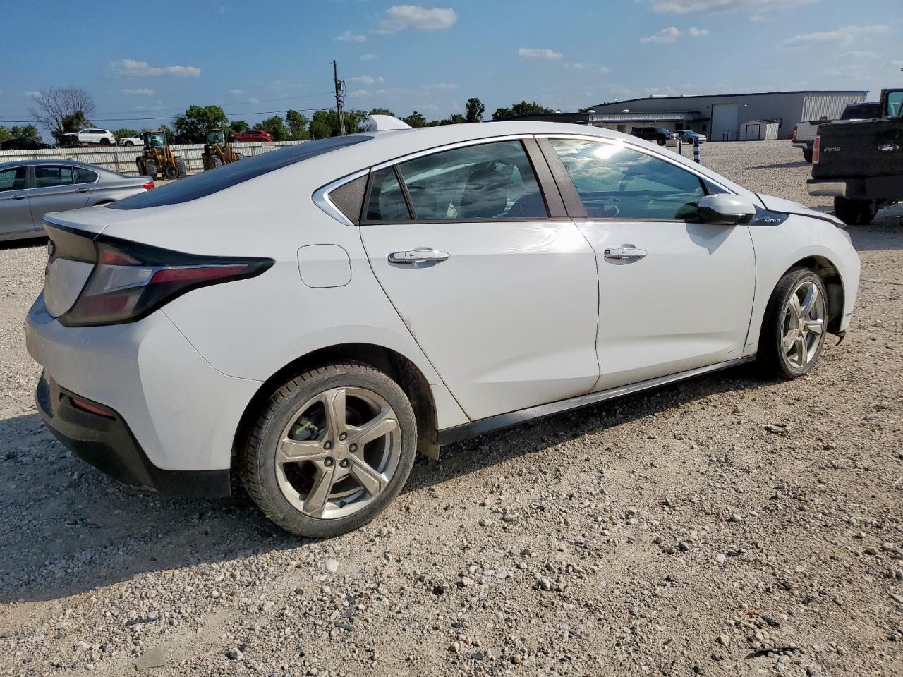 2018 Chevrolet Volt Lt - Image 3