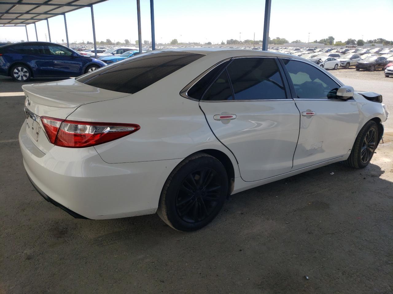 2015 Toyota Camry Le - Image 3