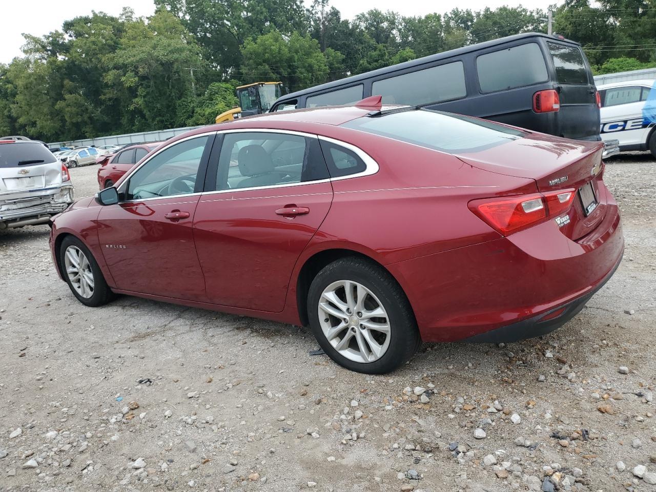 2018 Chevrolet Malibu Lt - Image 2