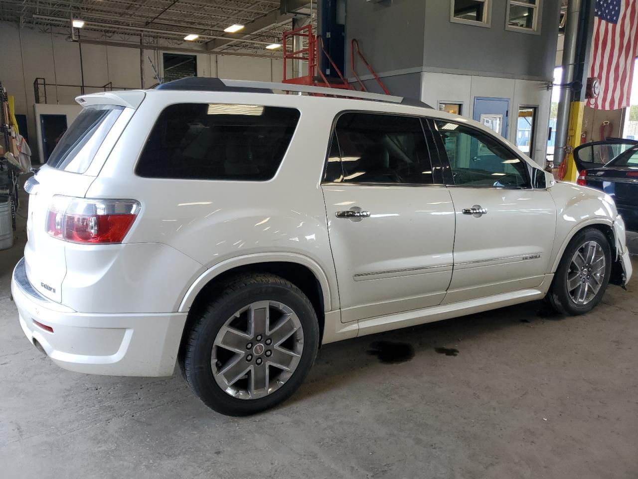 2011 GMC Acadia Denali - Фото 3