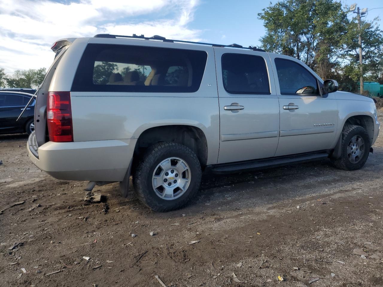 2007 Chevrolet Suburban K1500 - Image 3