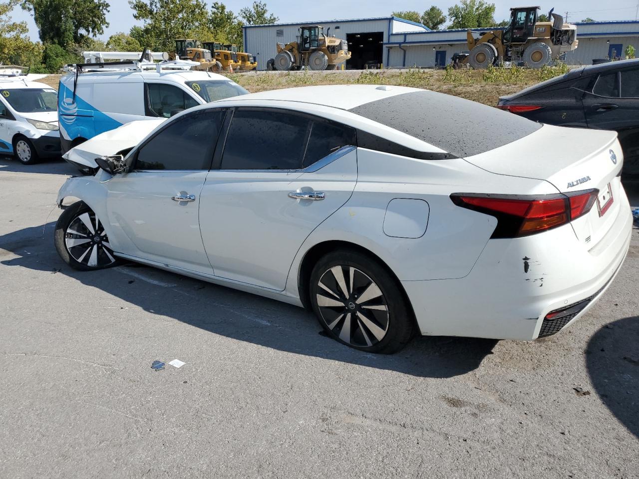 2022 Nissan Altima Sv - Image 2