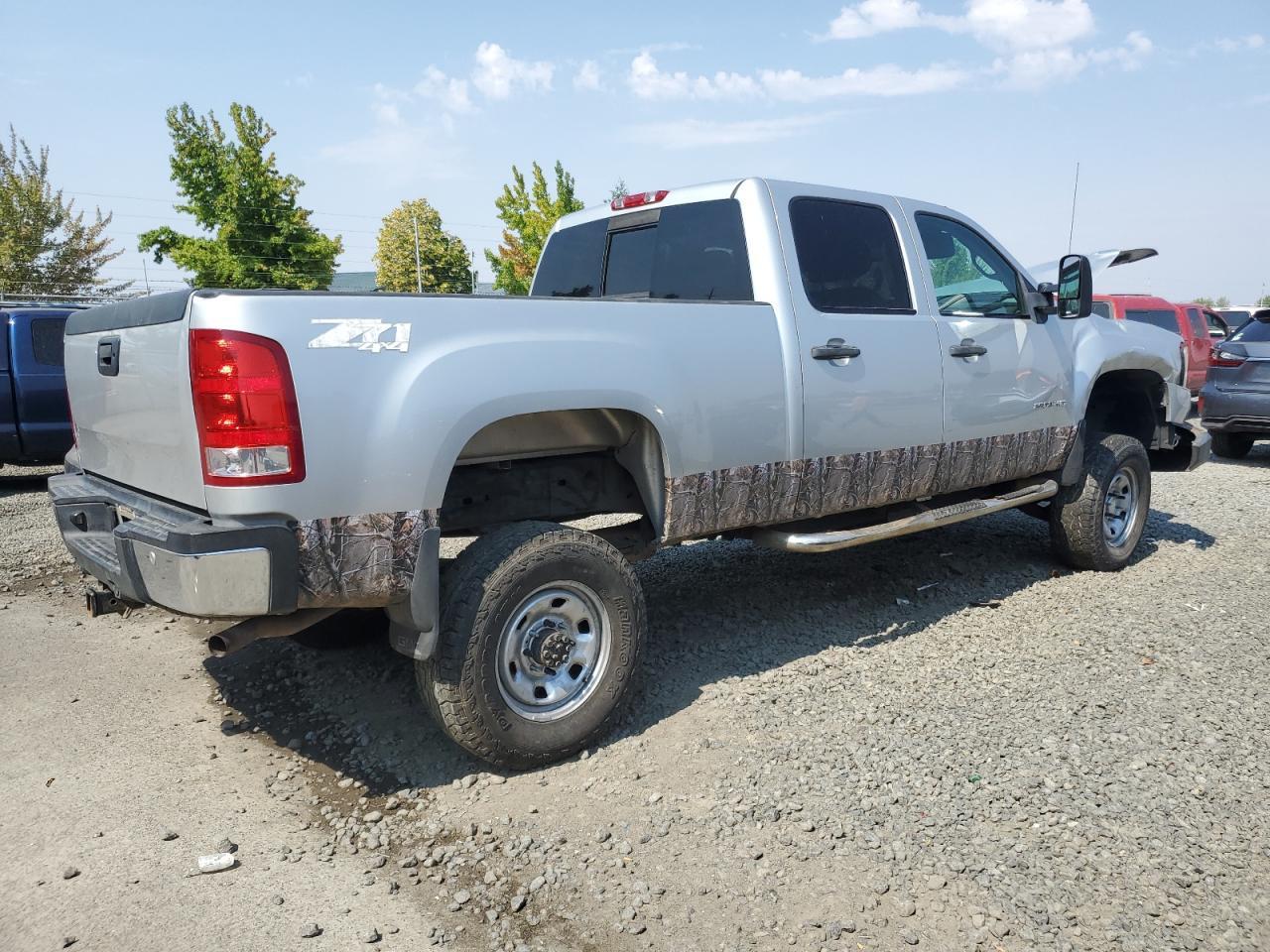 2010 GMC Sierra K2500 Sle - Image 3
