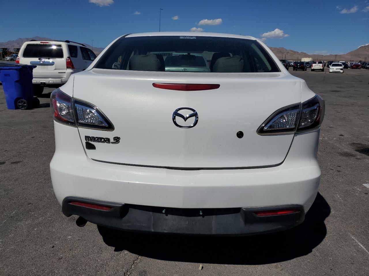 2011 Mazda 3 I - Image 6