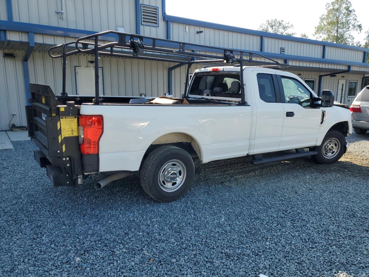 2022 Ford F250 Super Duty - Фото 3