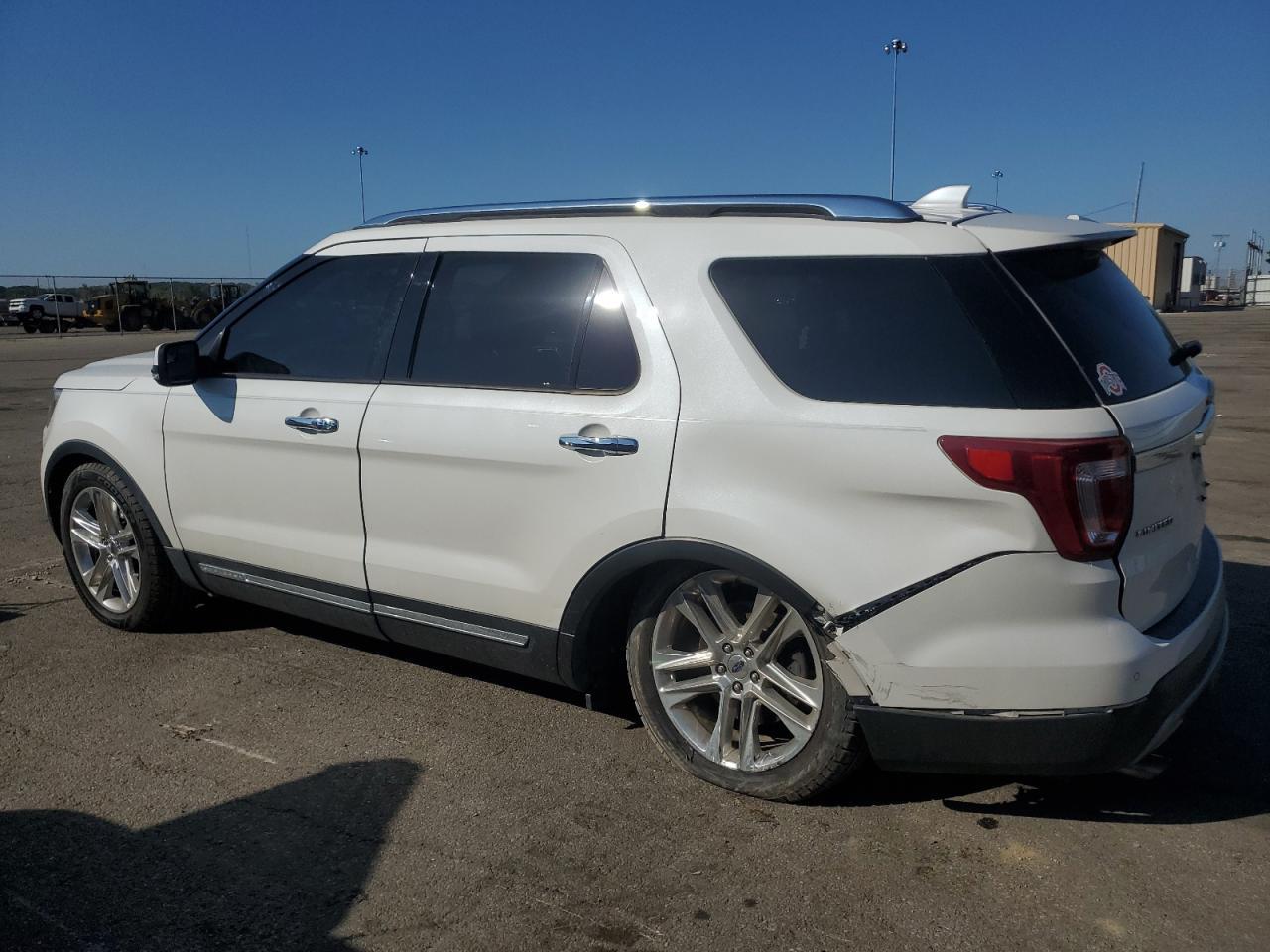 2016 Ford Explorer Limited - Фото 2