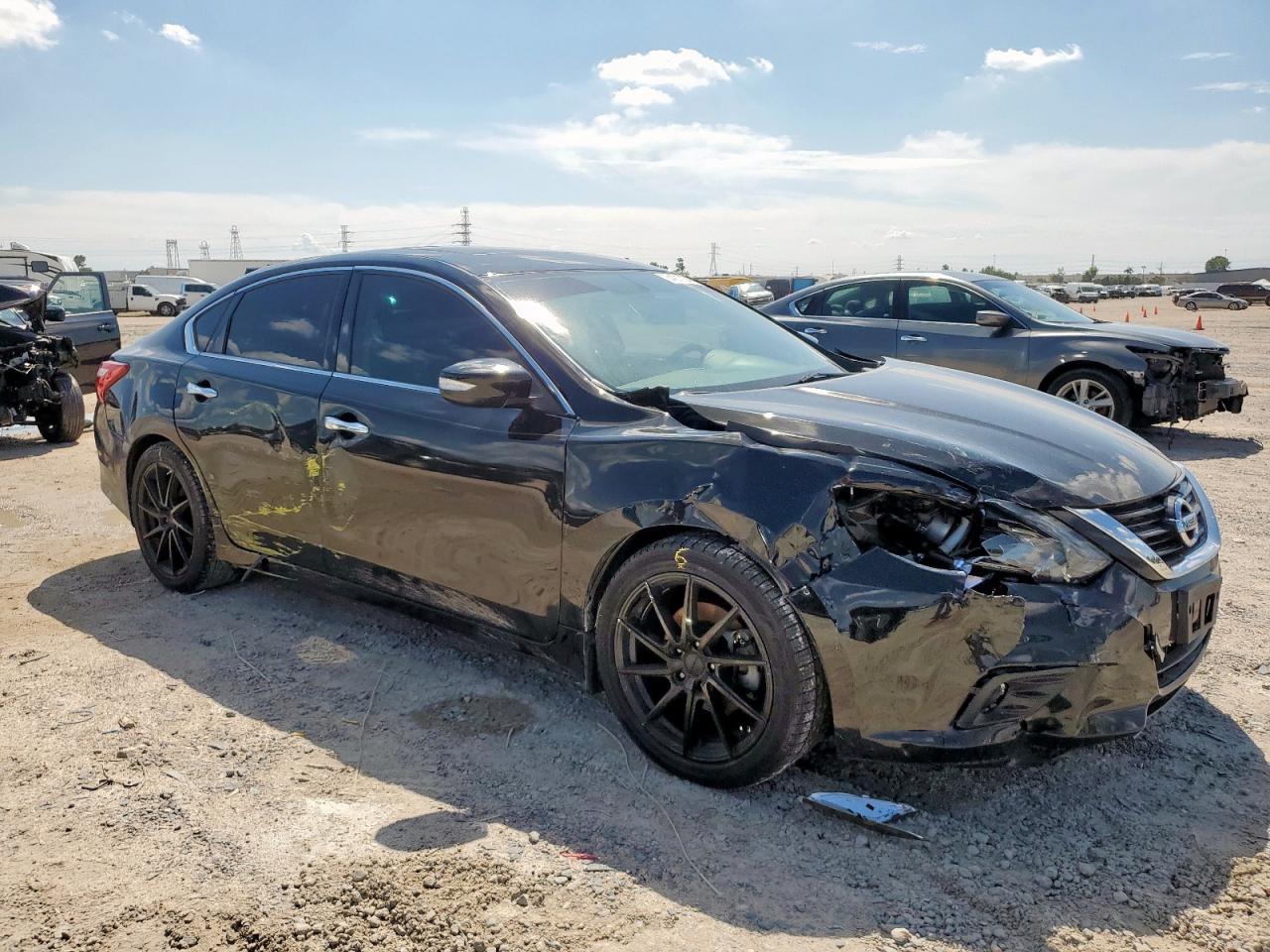 2017 Nissan Altima 2.5 - Image 4