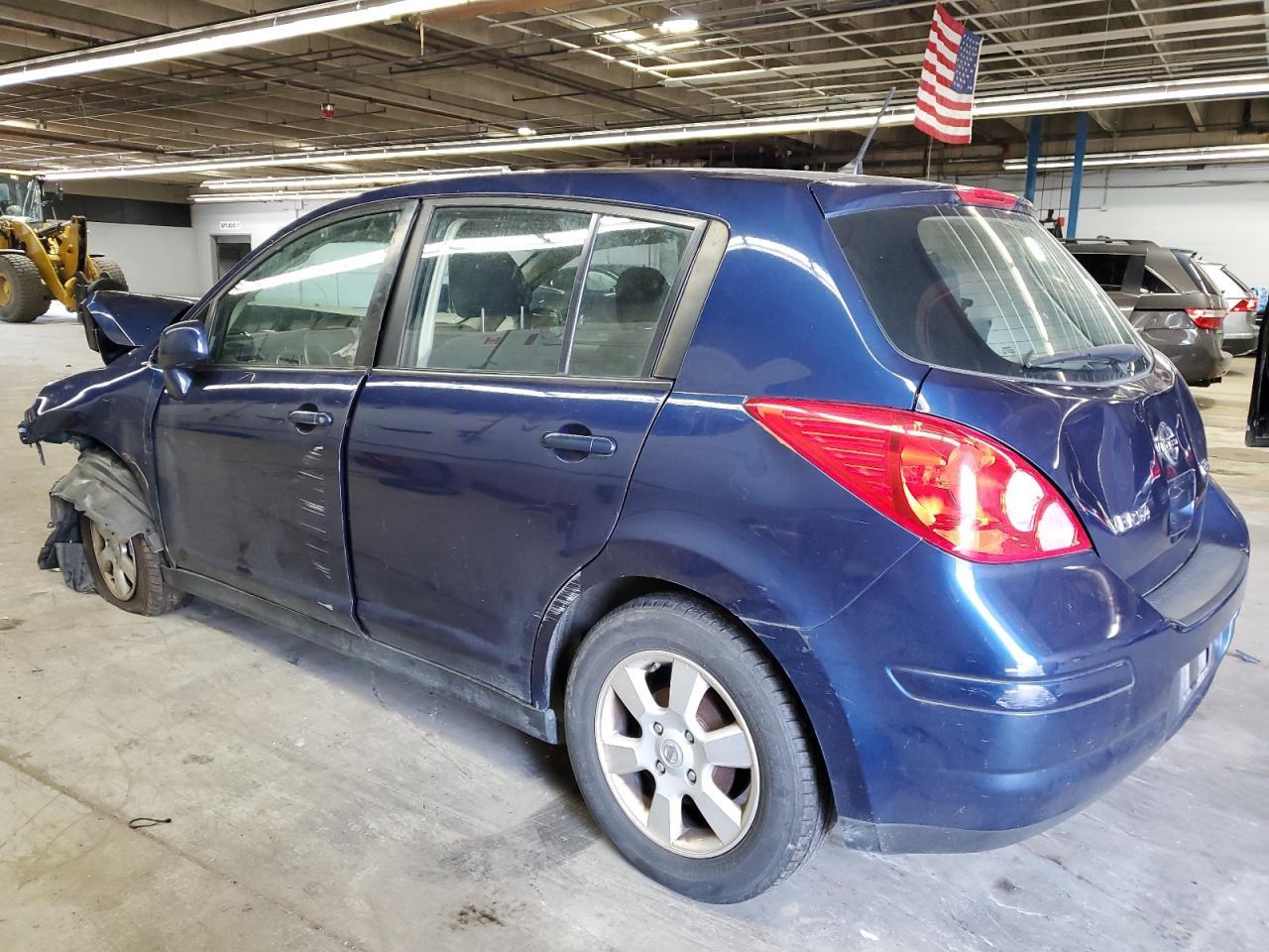 2012 Nissan Versa S - Image 2
