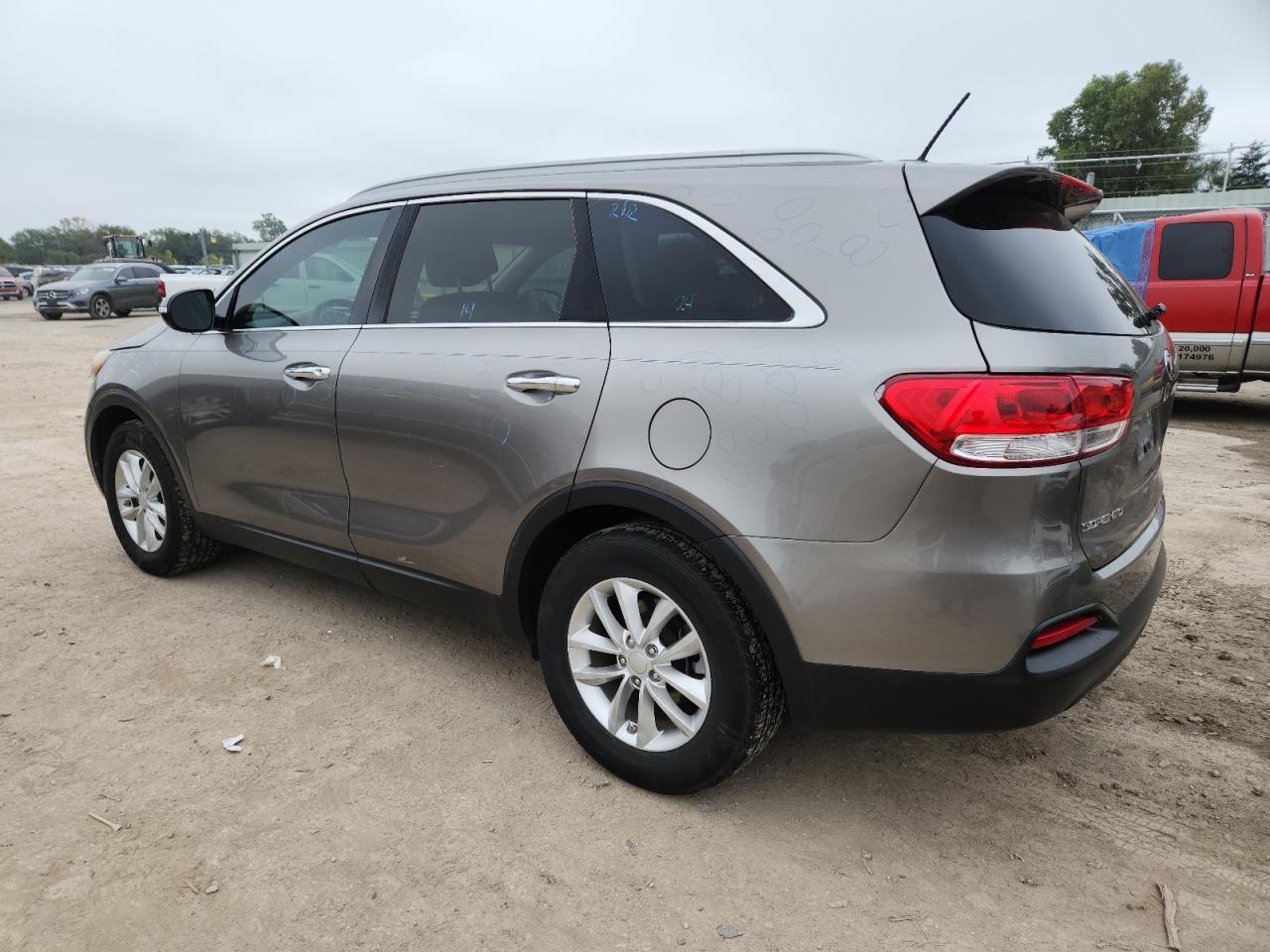 2017 Kia Sorento Lx - Image 2