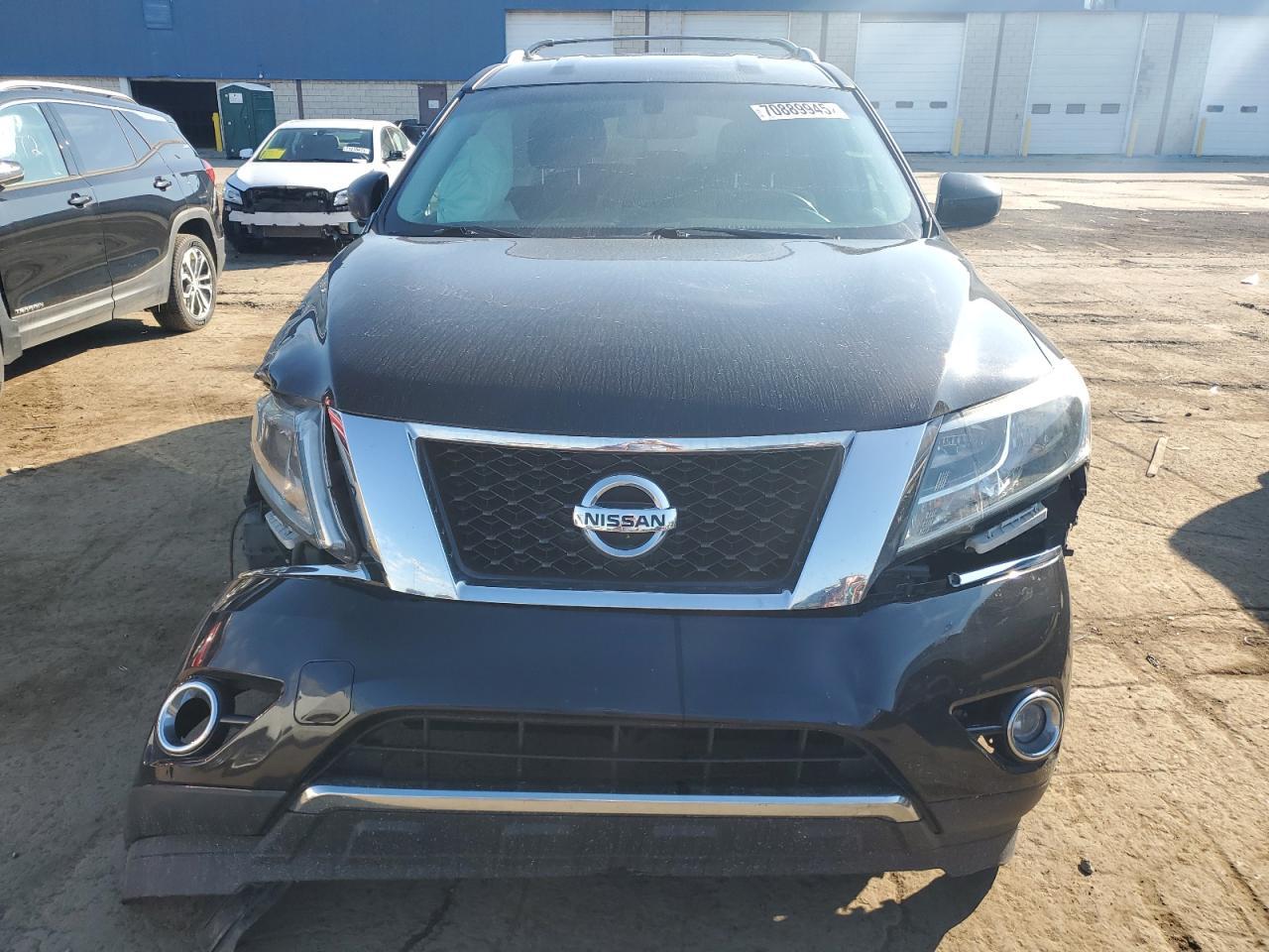 2016 Nissan Pathfinder S - Image 5