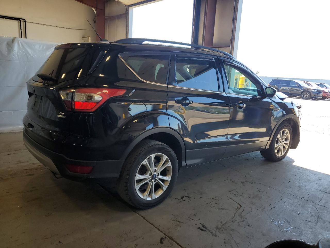 2017 Ford Escape Se - Фото 3