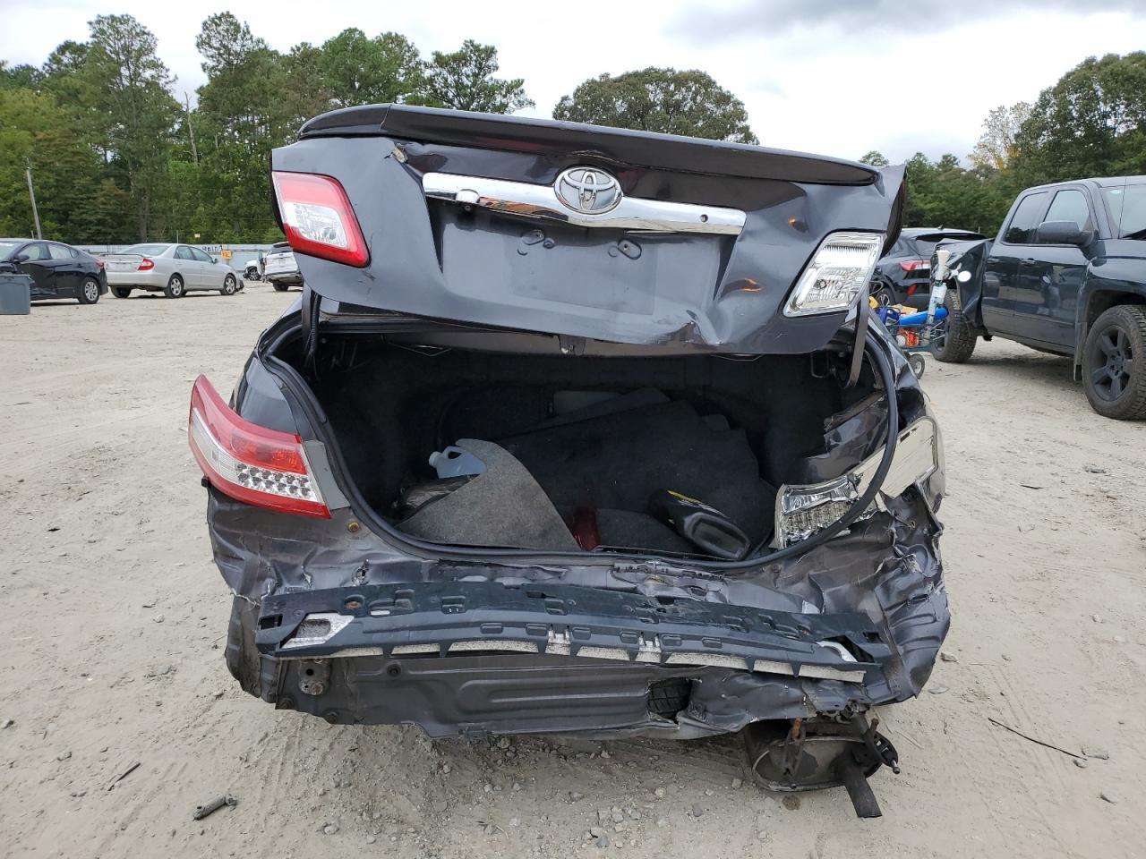 2011 Toyota Camry Base - Фото 6
