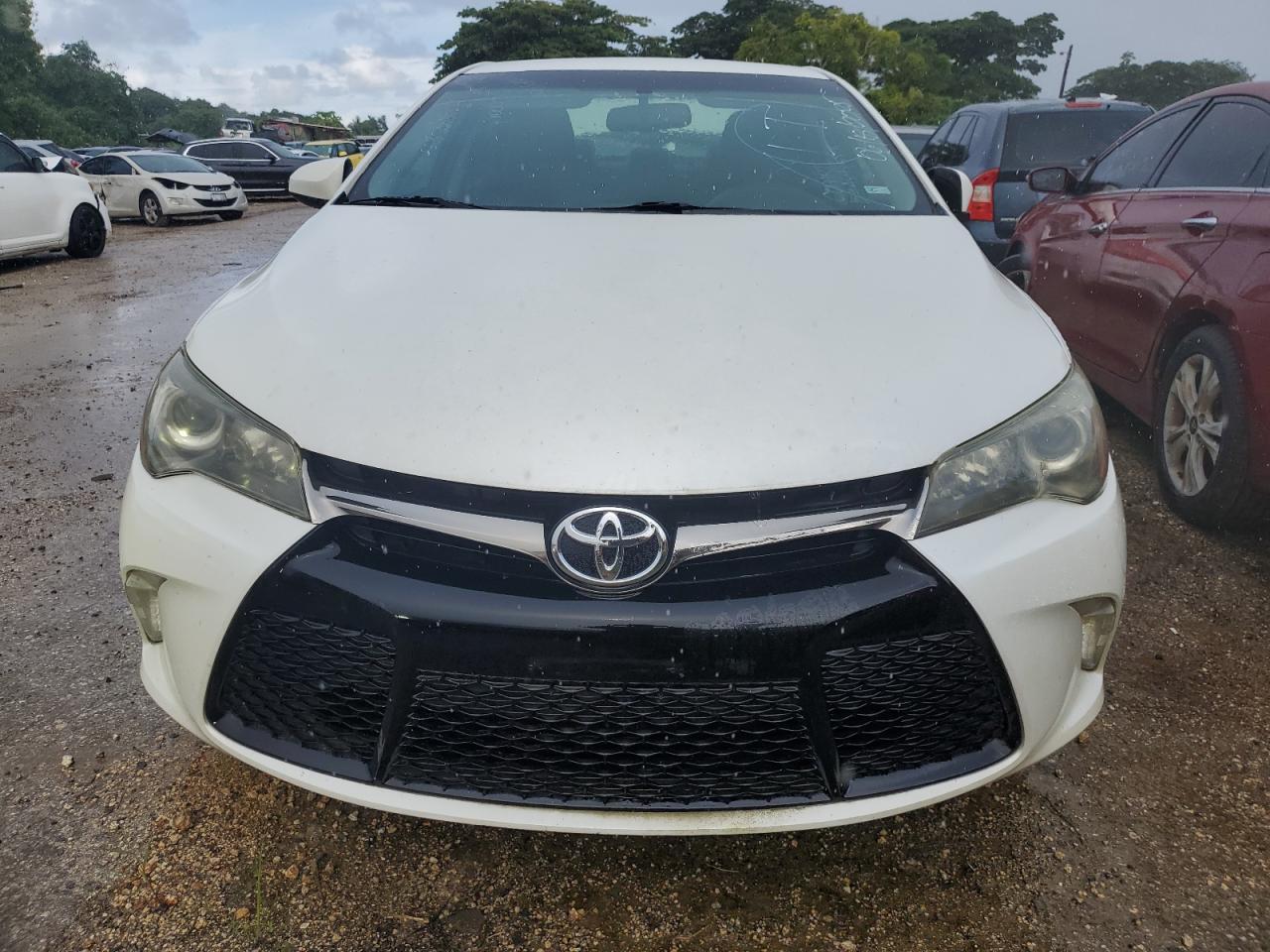 2015 Toyota Camry Le - Image 5