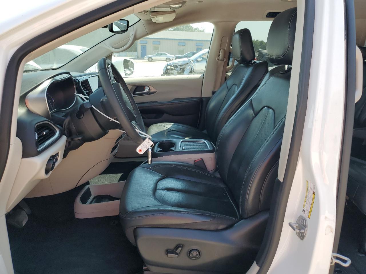 2022 Chrysler Pacifica Touring L - Фото 7