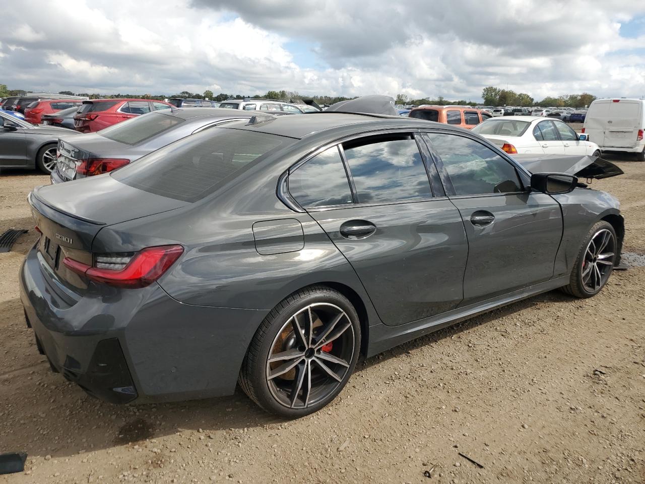 2024 BMW 330Xi - Фото 3