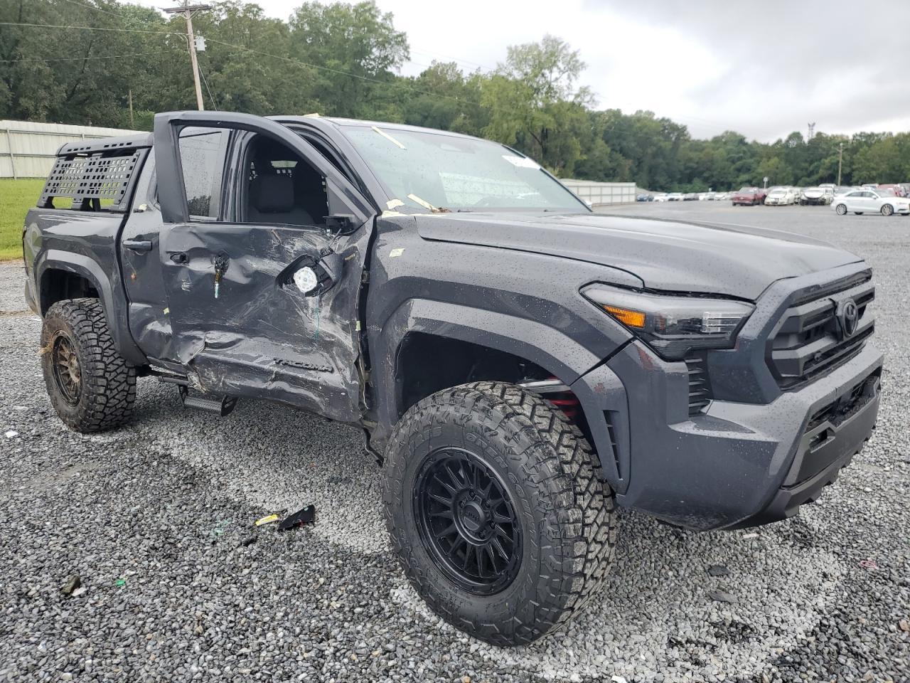 2025 Toyota Tacoma Double Cab - Image 4