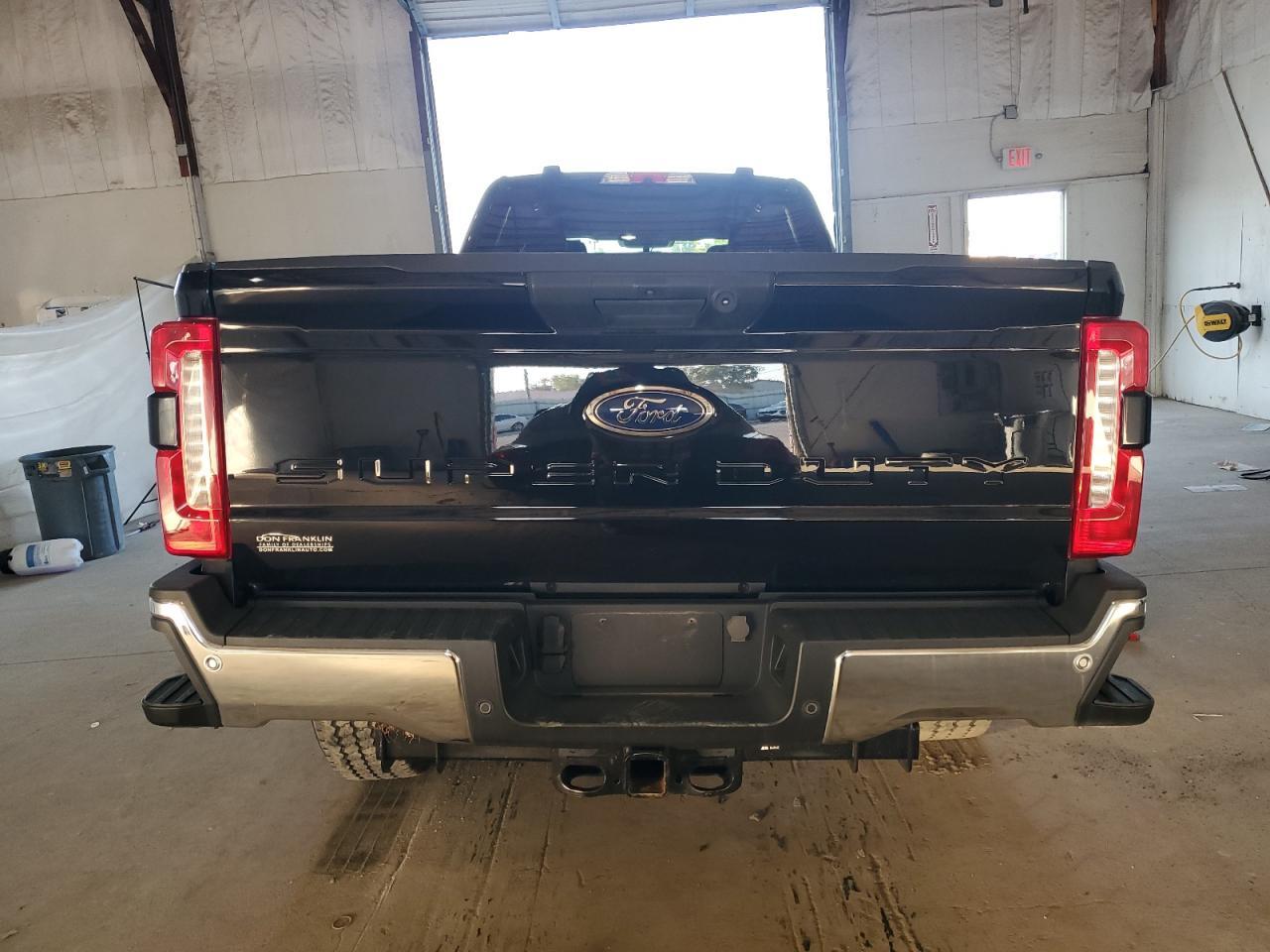 2023 Ford F250 Super Duty - Фото 6