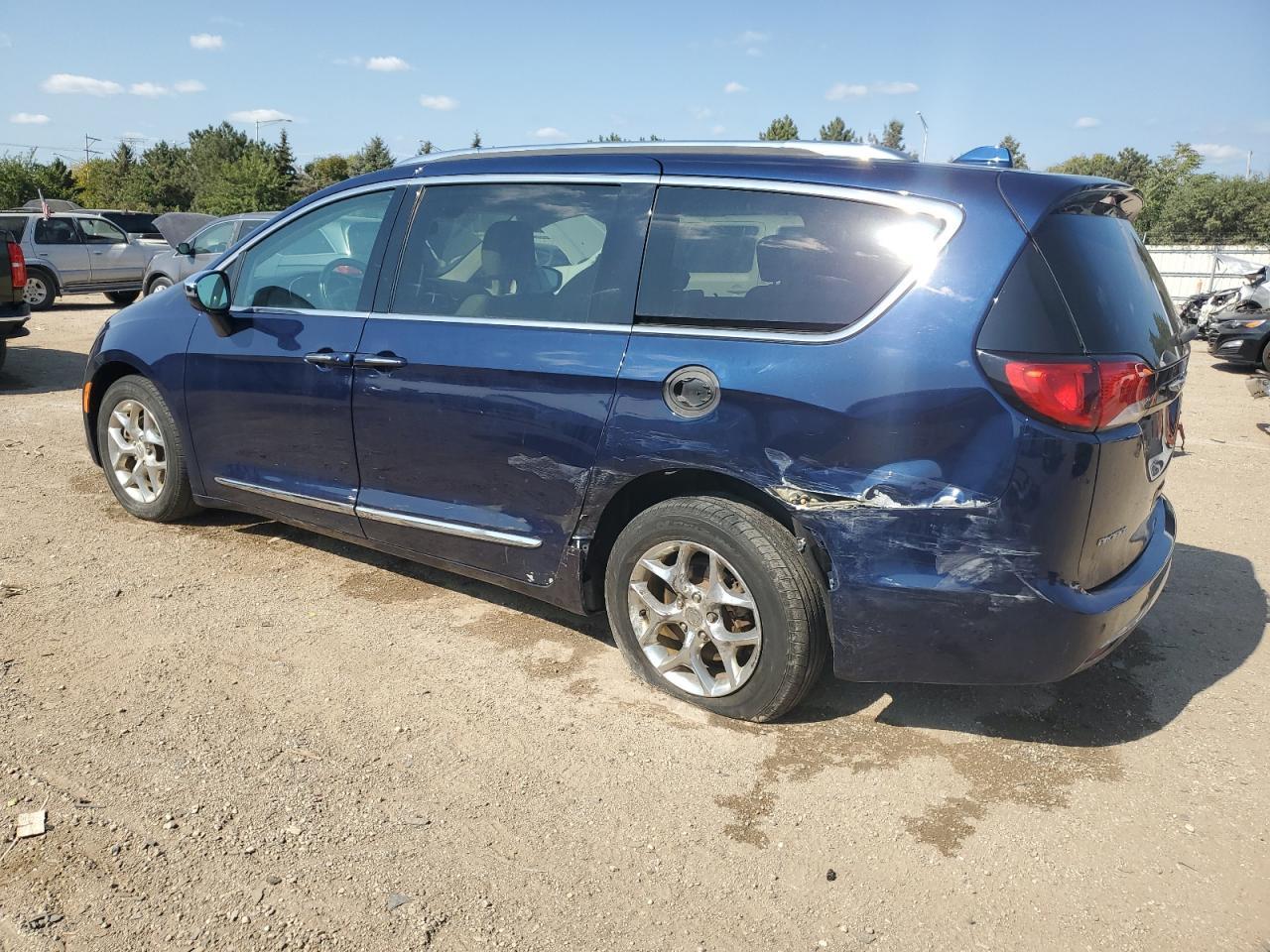 2017 Chrysler Pacifica Limited - Фото 2
