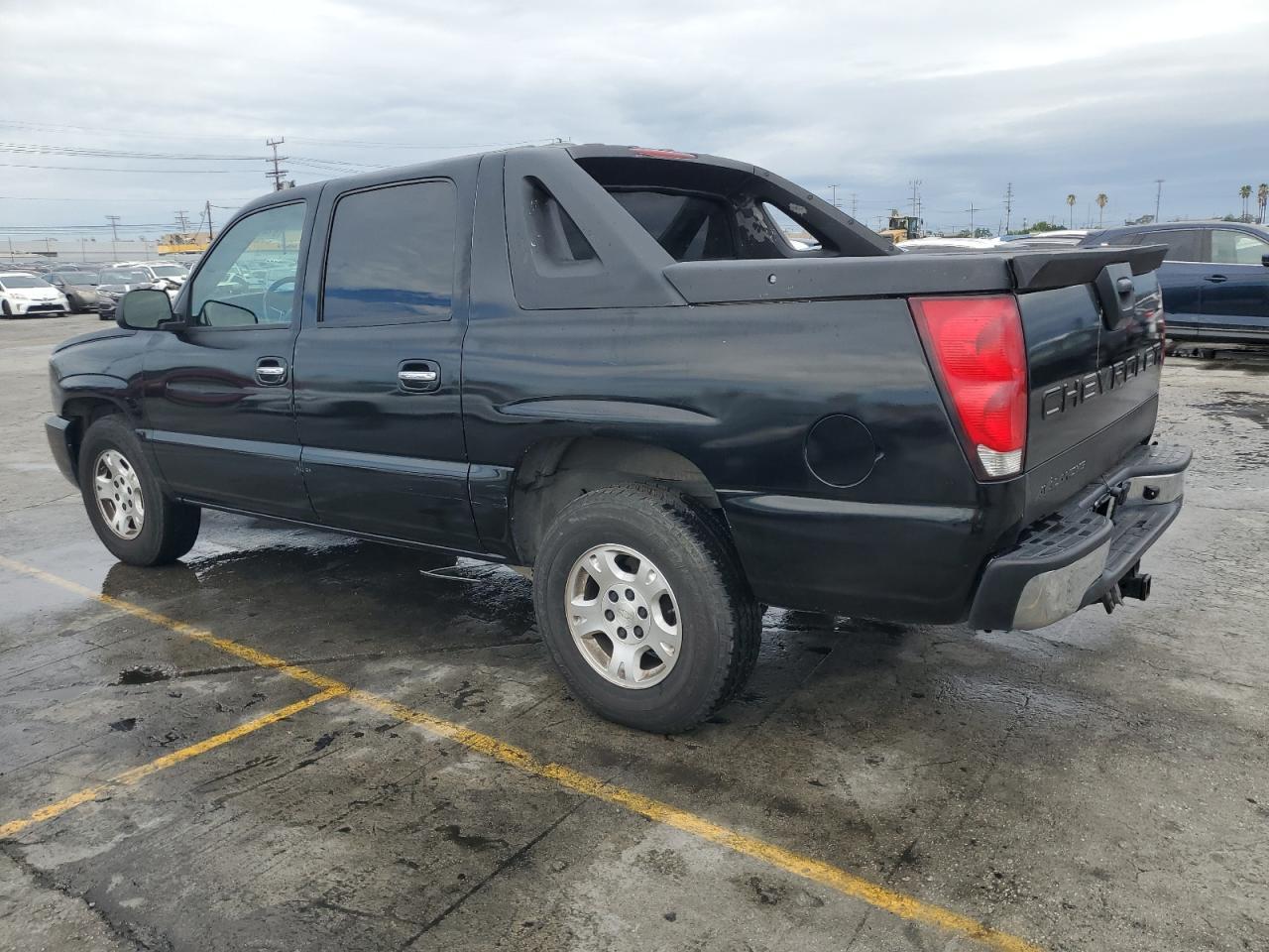 2006 Chevrolet Avalanche C1500 - Image 2