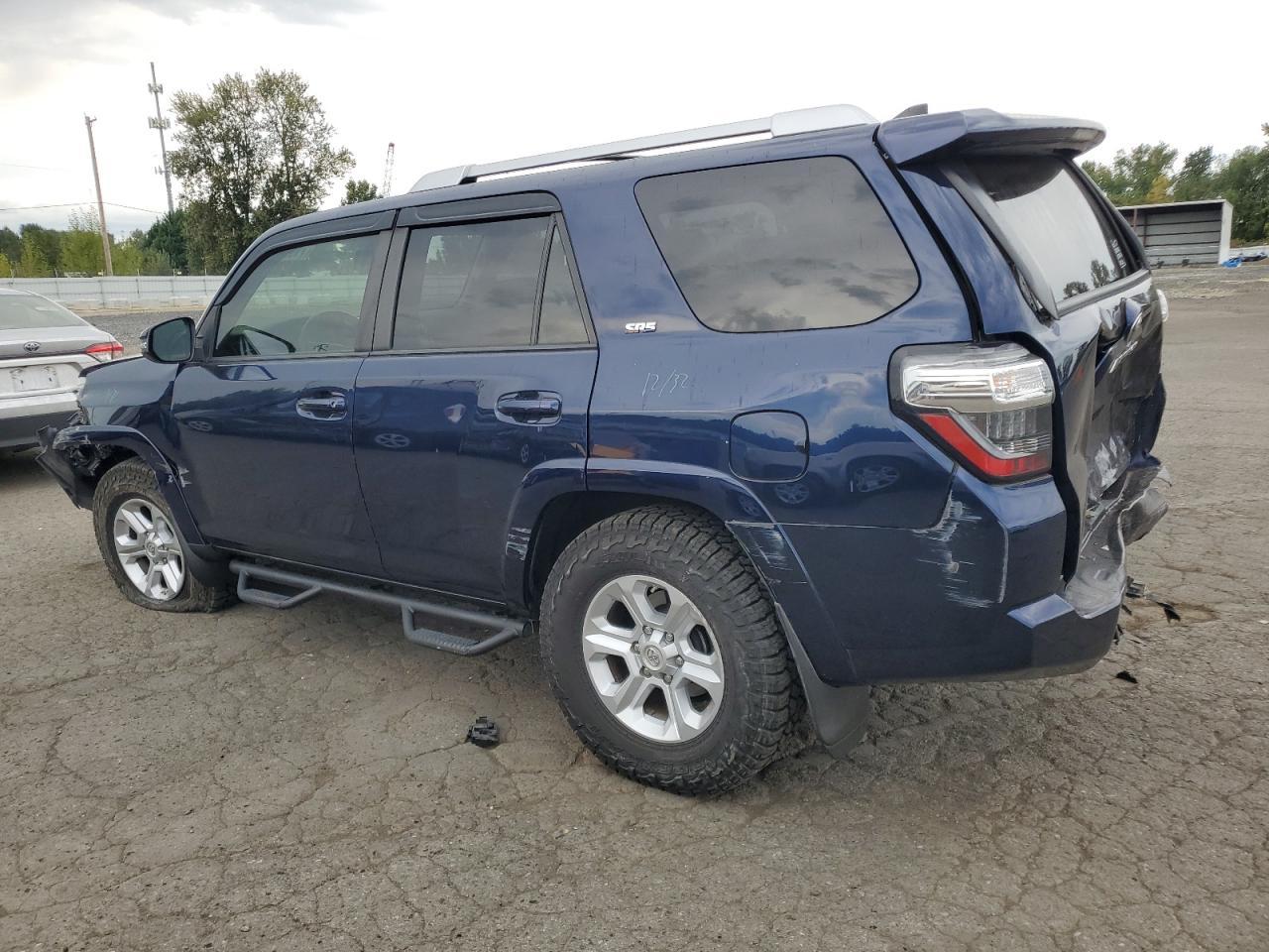 2018 Toyota 4Runner Sr5/Sr5 Premium - Image 2