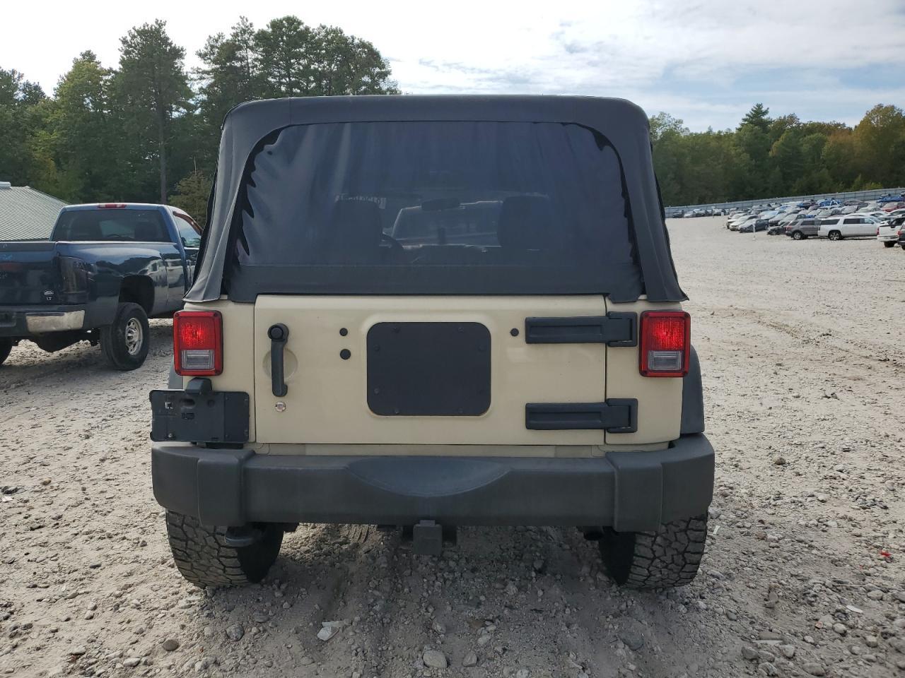 2011 Jeep Wrangler Sport - Фото 6