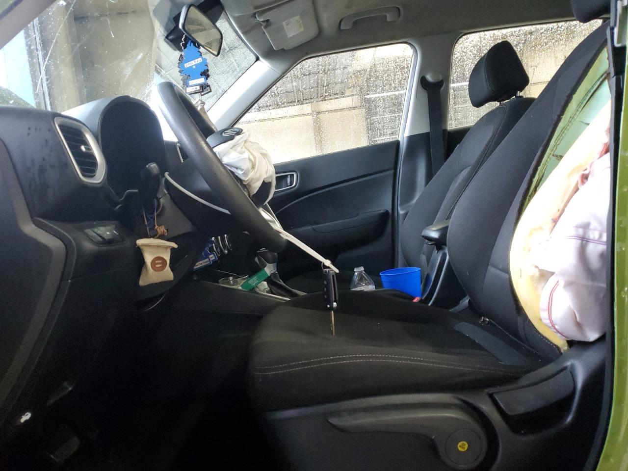 2020 Hyundai Venue Sel - Image 7