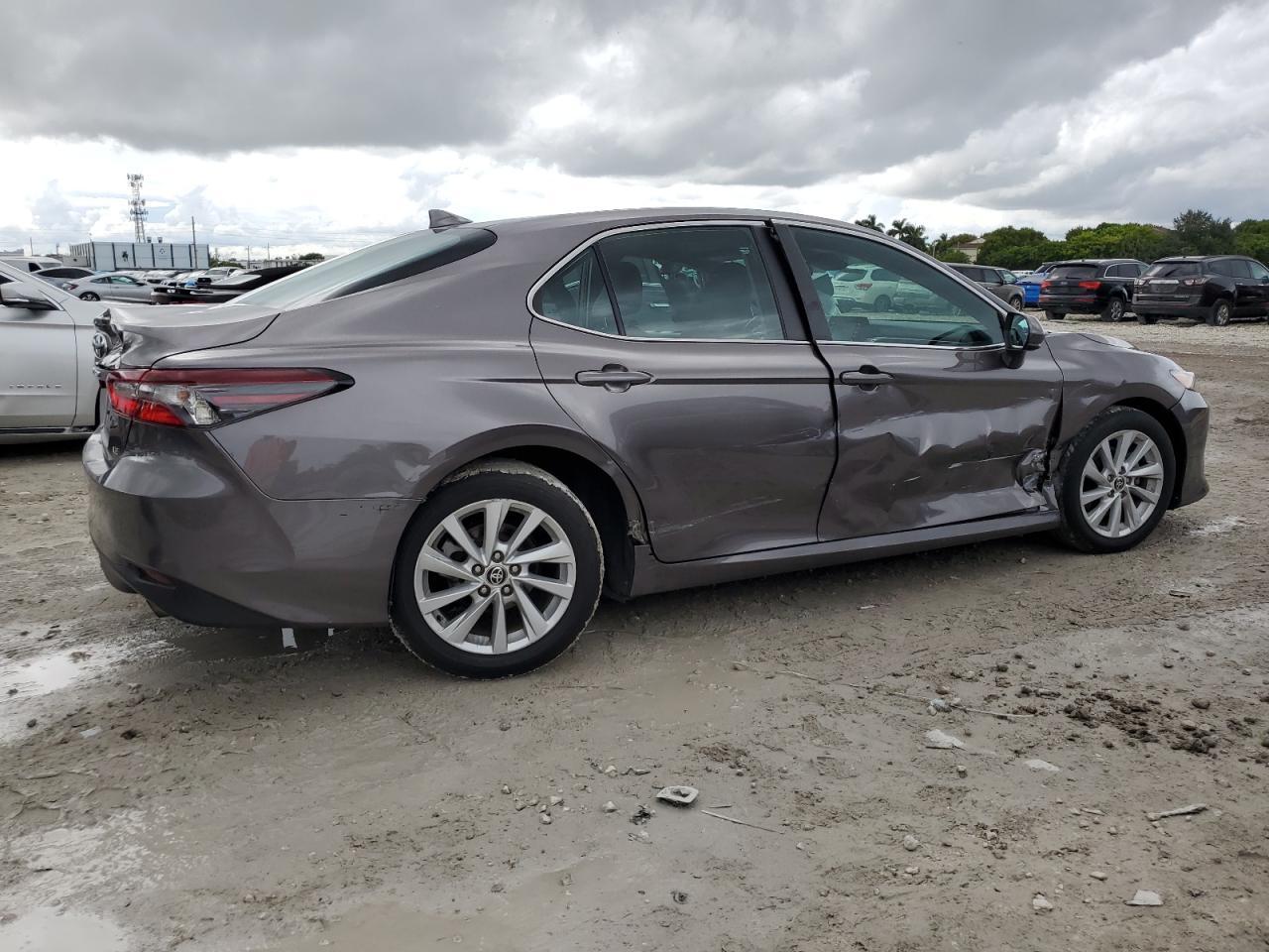 2022 Toyota Camry Le - Image 3