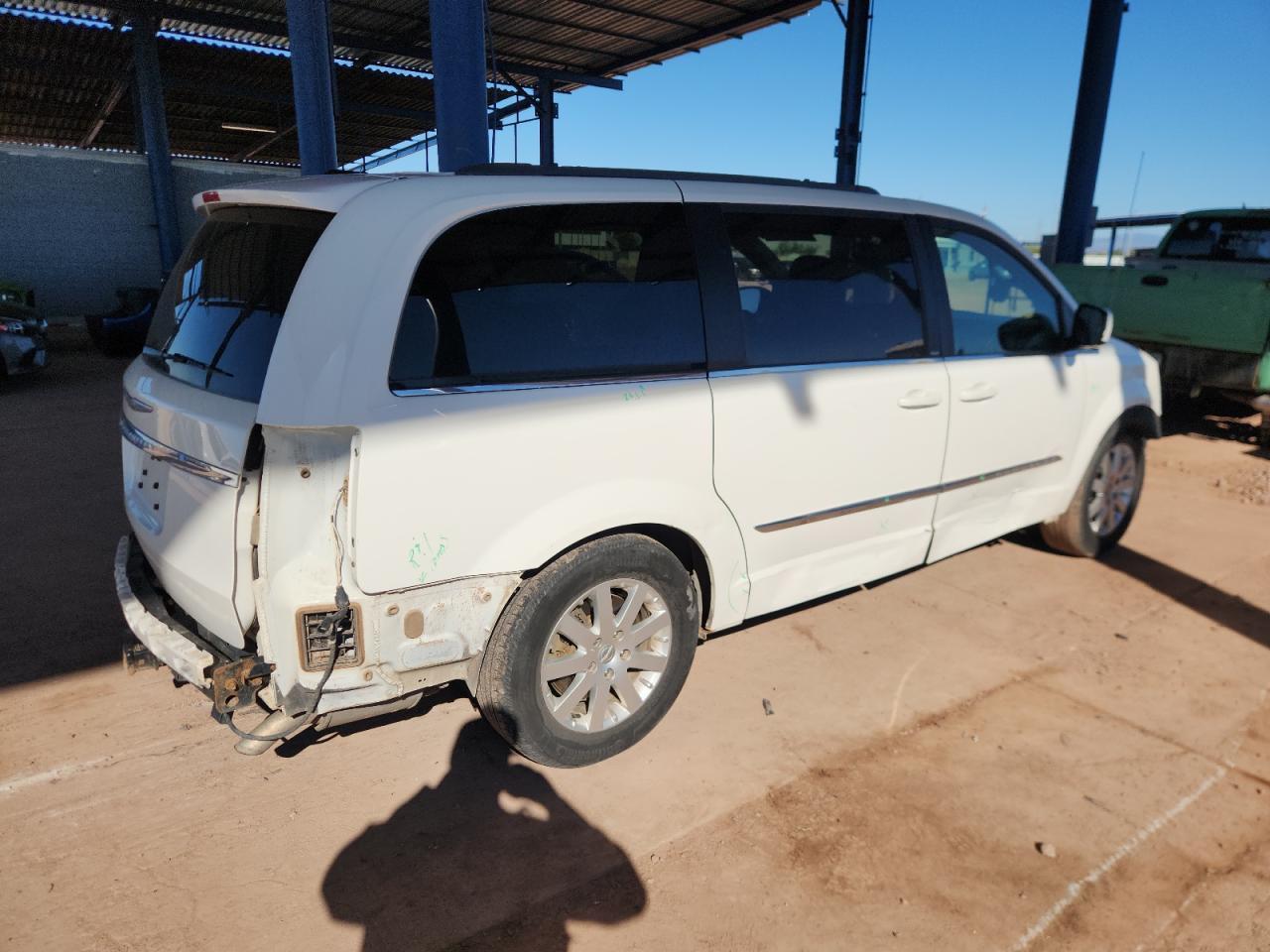 2013 Chrysler Town & Country Touring - Фото 3