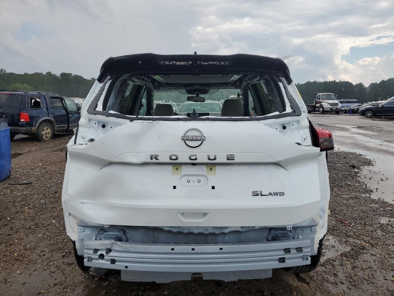 2025 Nissan Rogue Sl - Image 6